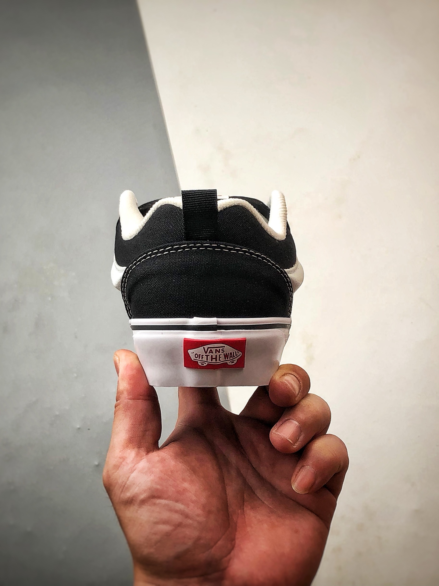 140 Vans Classics Knu Skool 黑白 万斯官方 低帮复古全帆布面包鞋 Vans超火的土豆鞋-Chinese UA Cheap High Quatity Brand Clothes Bags handbags Sneakers wholesale wholesaler seller from China Factory suppliers Fashion Clothing Shoes best Quality Beautiful Price 140 Vans Classics Knu Skool 黑白 万斯官方 低帮复古全帆布面包鞋 Vans超火的土豆鞋