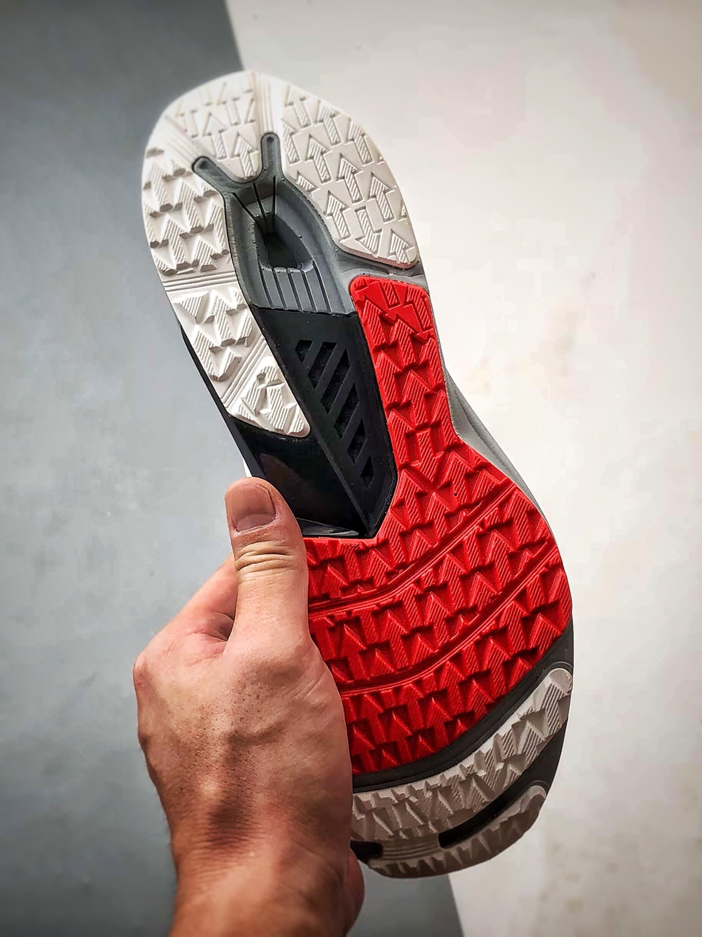 220 Descente Enerzite Fluid 2.0 Delta 白绿 流体学轻量低帮运动跑步鞋