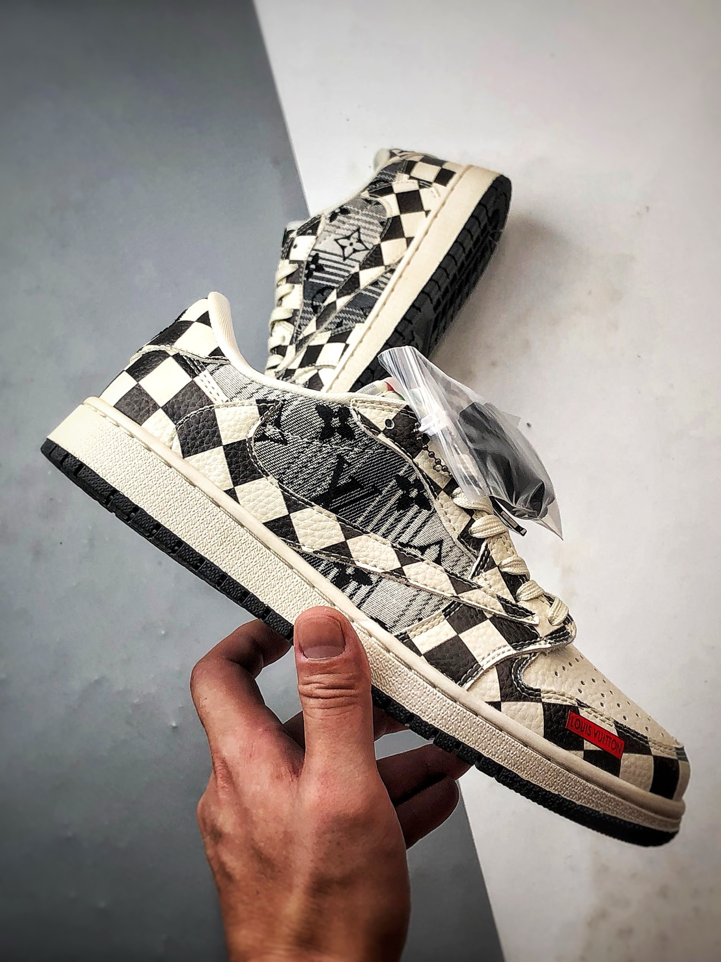 290 Air Jordan 1 Low ”高端定制” LV米灰黑棋盘格倒钩 LD2028-043-Chinese UA Cheap High Quatity Brand Clothes Bags handbags Sneakers wholesale wholesaler seller from China Factory suppliers Fashion Clothing Shoes best Quality Beautiful Price 290 Air Jordan 1 Low ”高端定制” LV米灰黑棋盘格倒钩 LD2028-043