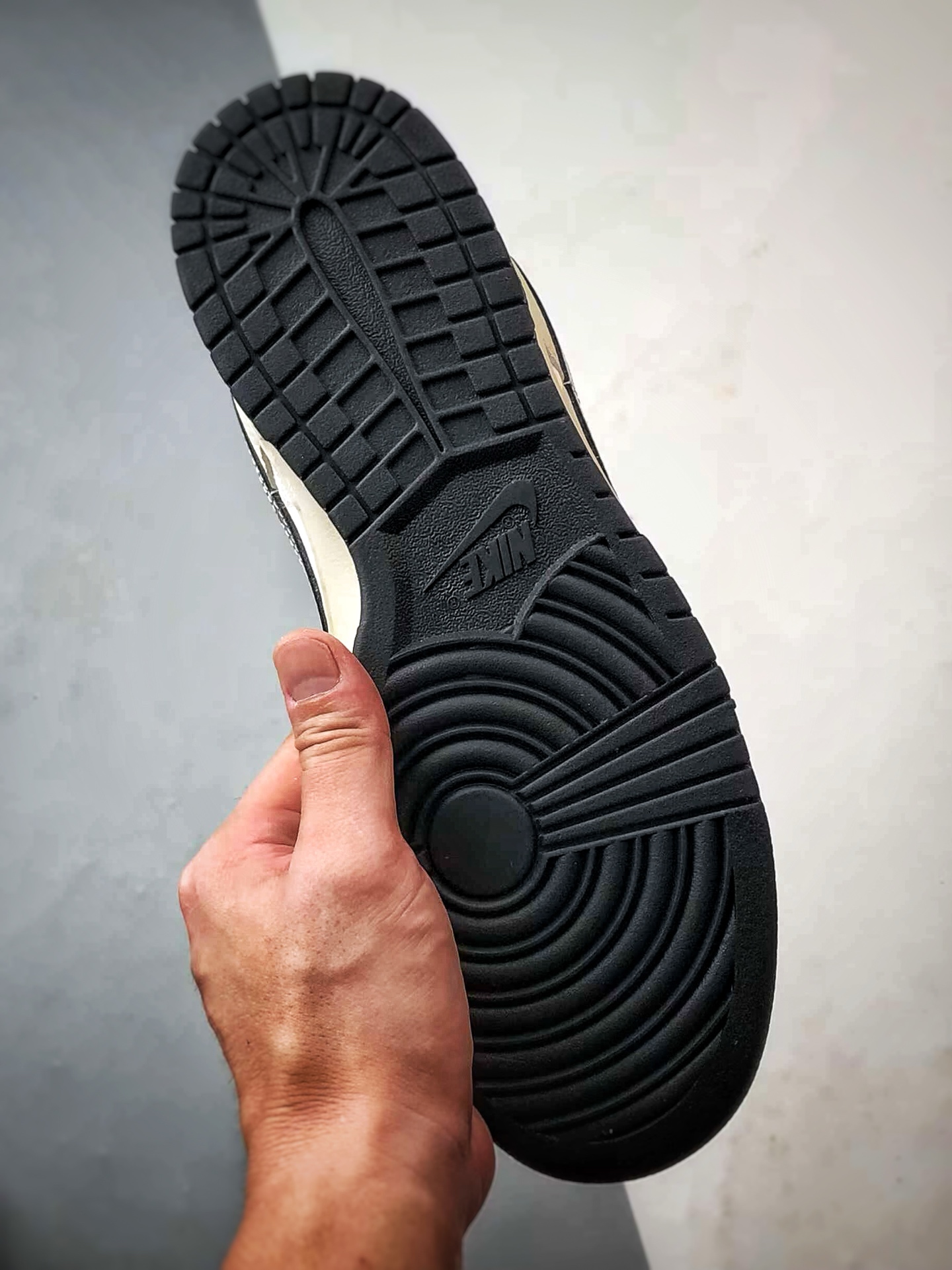 290 NK Dunk Low Retro ”DIY高端定制” 斯图西米白黑漆皮钩 低帮休闲运动板鞋 QW5836-011-Chinese UA Cheap High Quatity Brand Clothes Bags handbags Sneakers wholesale wholesaler seller from China Factory suppliers Fashion Clothing Shoes best Quality Beautiful Price 290 NK Dunk Low Retro ”DIY高端定制” 斯图西米白黑漆皮钩 低帮休闲运动板鞋 QW5836-011