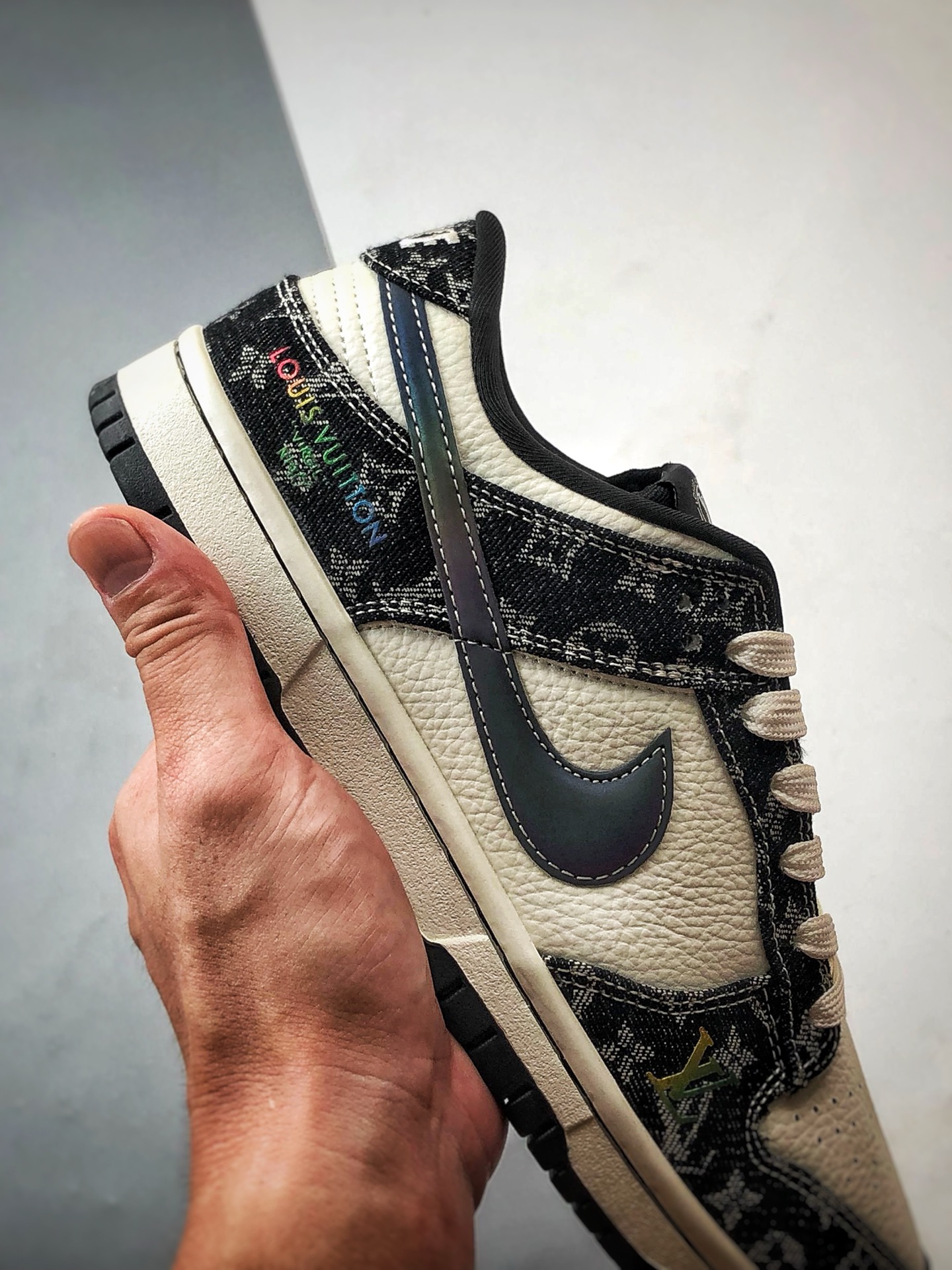 290 NK Dunk Low Retro ”DIY高端定制” LV印花白黑牛仔夜魔钩 低帮休闲运动板鞋 SC0601-451-Chinese UA Cheap High Quatity Brand Clothes Bags handbags Sneakers wholesale wholesaler seller from China Factory suppliers Fashion Clothing Shoes best Quality Beautiful Price 290 NK Dunk Low Retro ”DIY高端定制” LV印花白黑牛仔夜魔钩 低帮休闲运动板鞋 SC0601-451