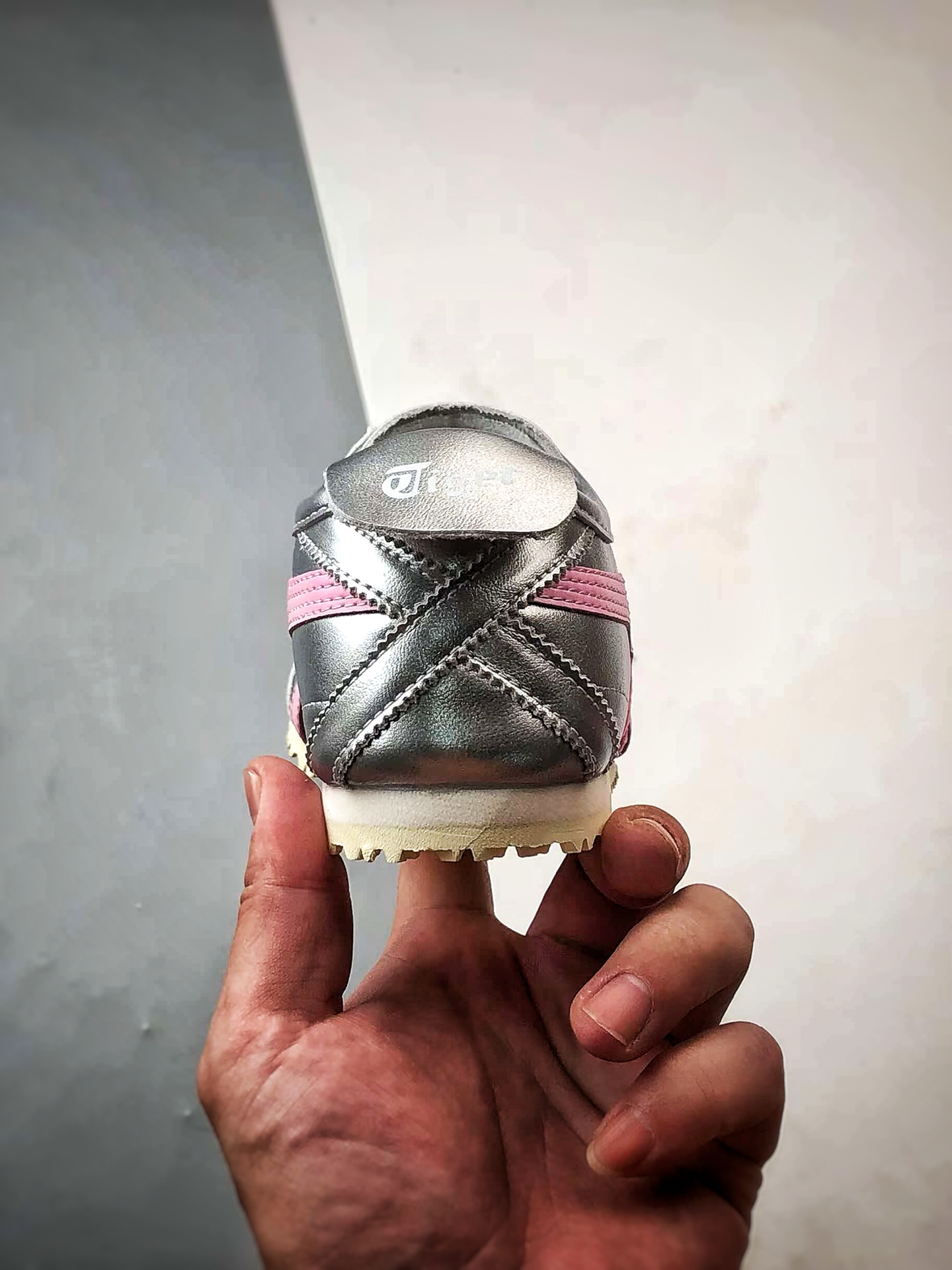 150 定制球鞋 Asics 鬼冢虎 Mexico 66 千禧少女 银粉 THL7C2-939