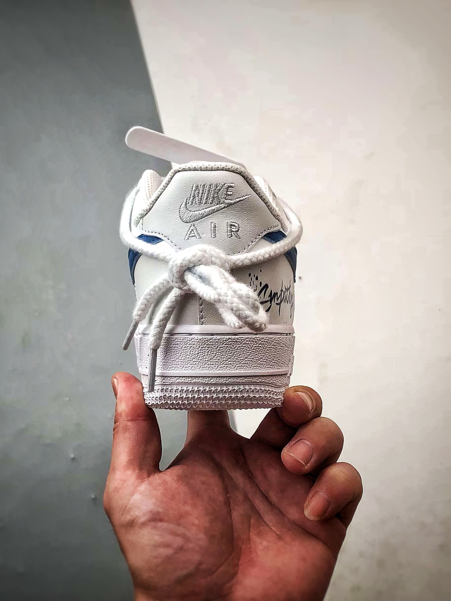 260 定制球鞋 Air Force 1 Low 字母涂鸦 白蓝解构 经典休闲运动板鞋 ZH0316-106