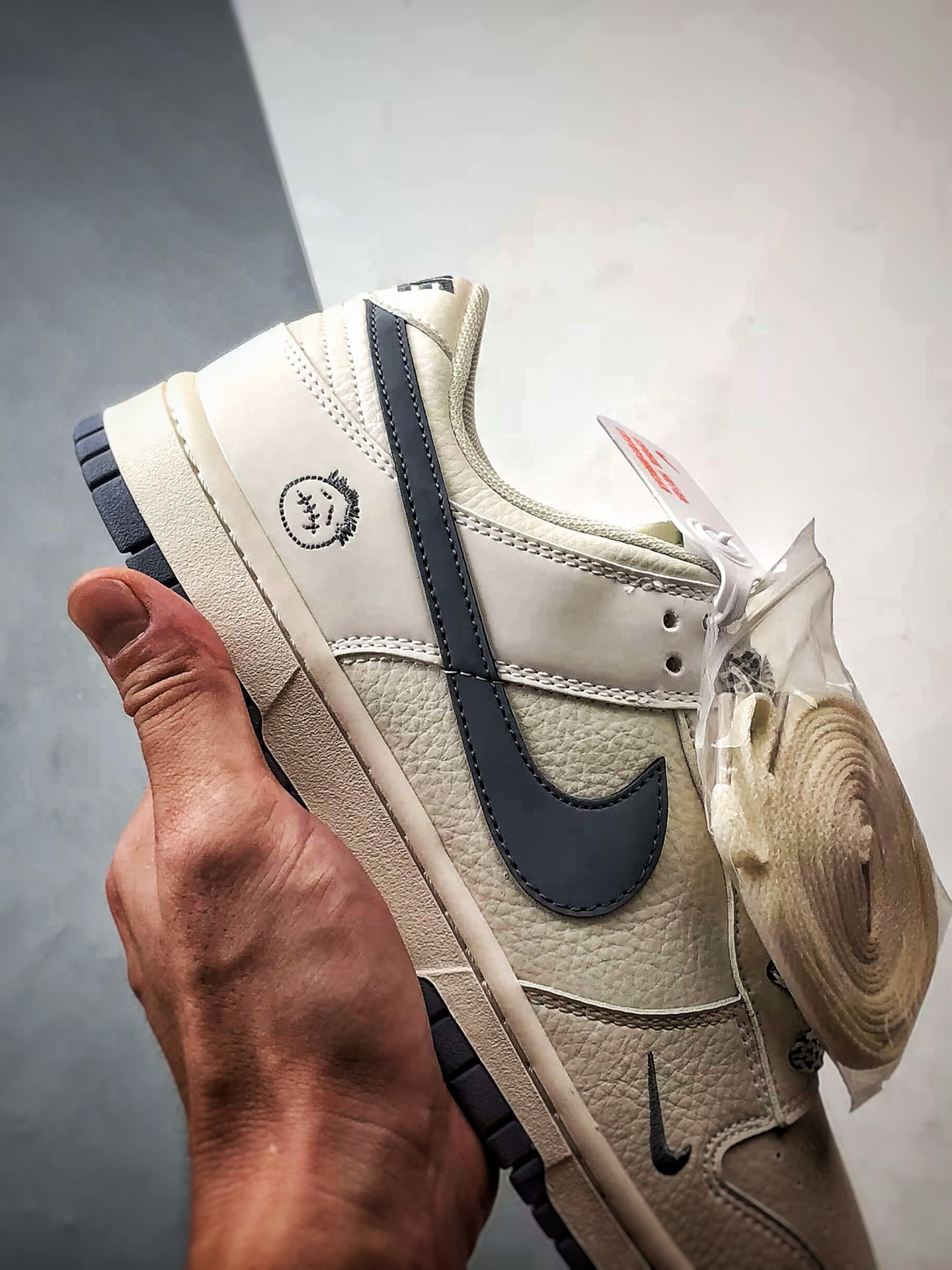 270 NK Dunk Low Retro ”DIY高端定制” 鬼脸米白灰蓝钩 低帮休闲运动板鞋 CS1688-120