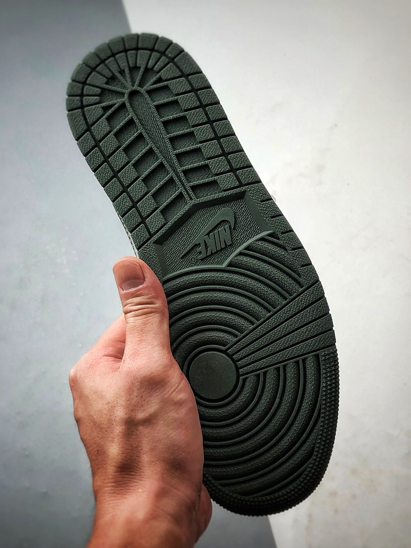 310 Air Jordan 1 Low ”高端定制” LV米白军绿树纹倒钩 JW1188-150