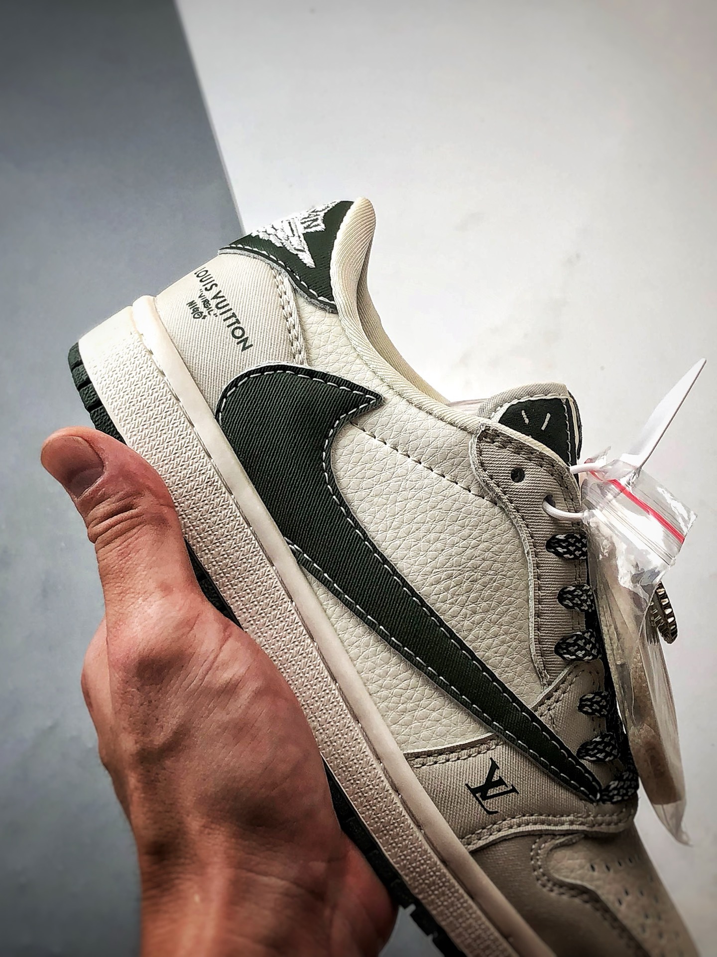 310 Air Jordan 1 Low ”高端定制” LV米白军绿树纹倒钩 JW1188-150