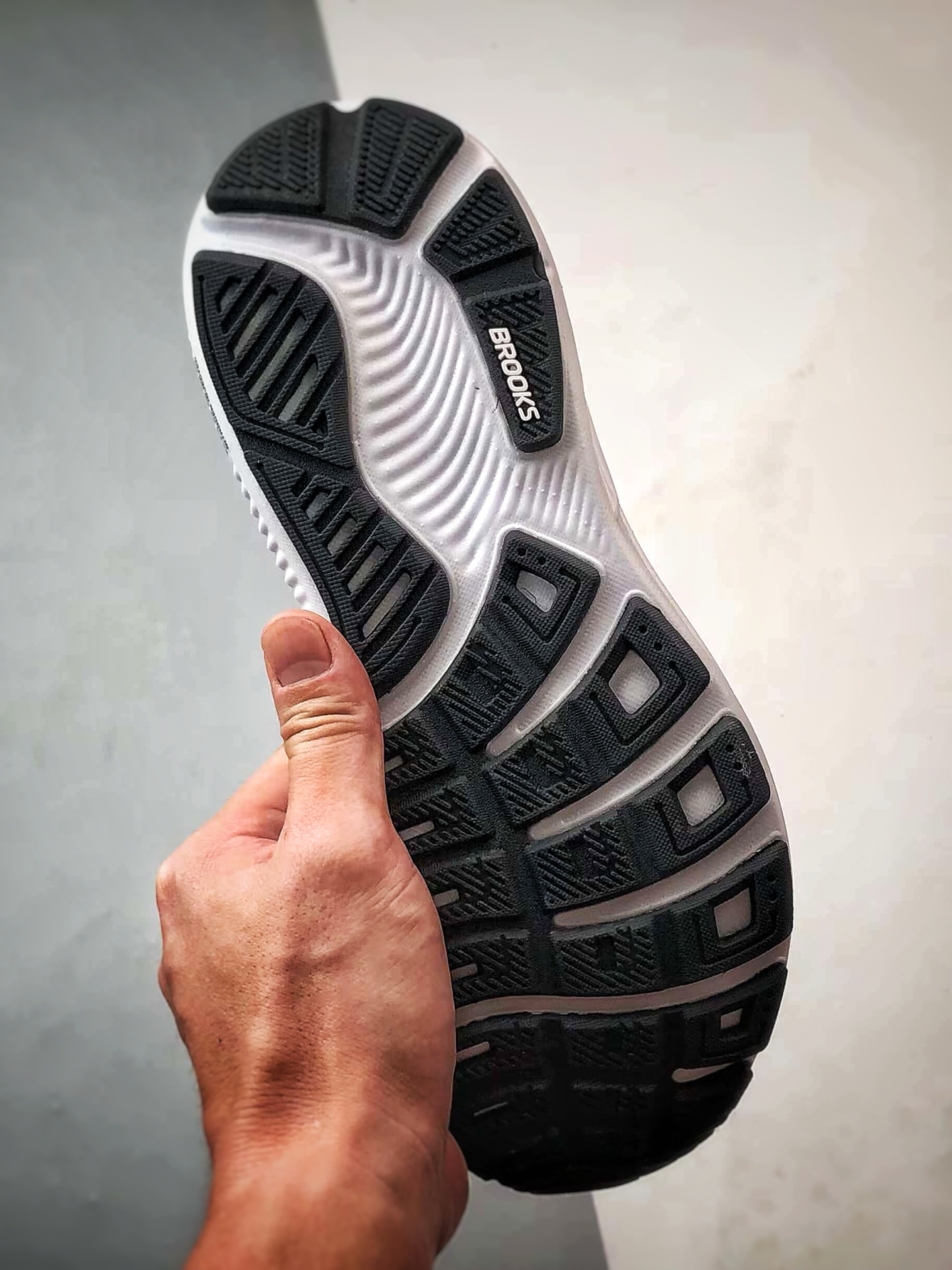 Brooks/布鲁克斯 Ghost17 黑白 幽灵17时尚舒适休闲跑步鞋-Top High Quatity Cheap Sneakers Fashion Clothing Clothes Bags handbags Shoes of all Brand wholesale With The best Quality And Beautiful Price from China Factory Chinese suppliers wholesaler seller Brooks/布鲁克斯 Ghost17 黑白 幽灵17时尚舒适休闲跑步鞋