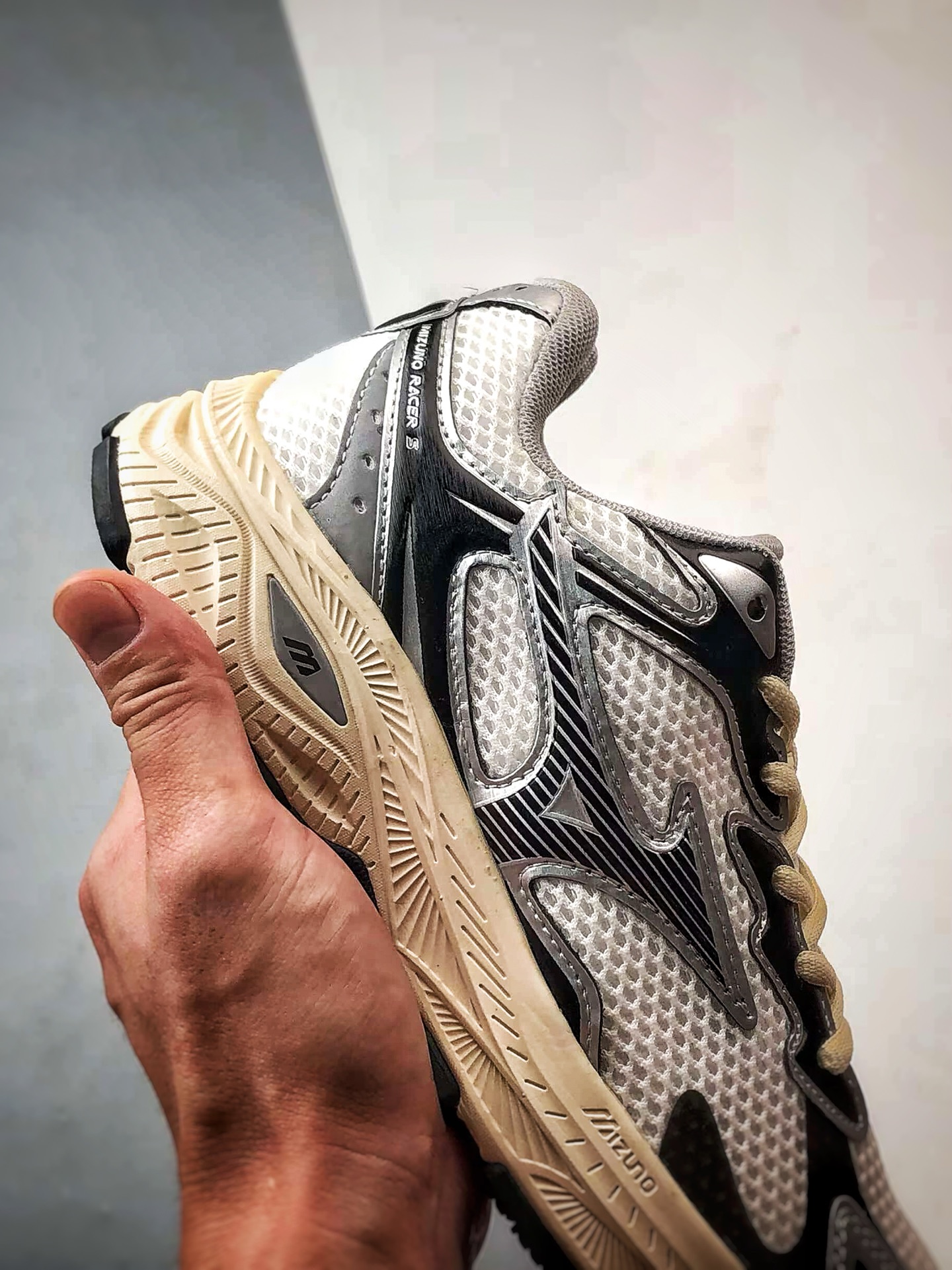 220 Oarism x Mizuno Racer S 米黑银 美津浓复古低帮透气休闲跑步鞋