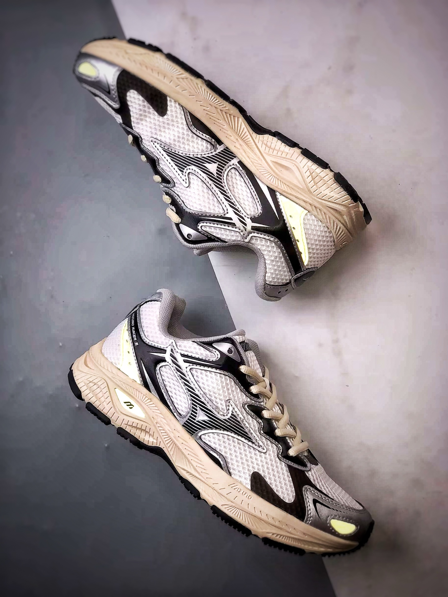 220 Oarism x Mizuno Racer S 米黑银 美津浓复古低帮透气休闲跑步鞋