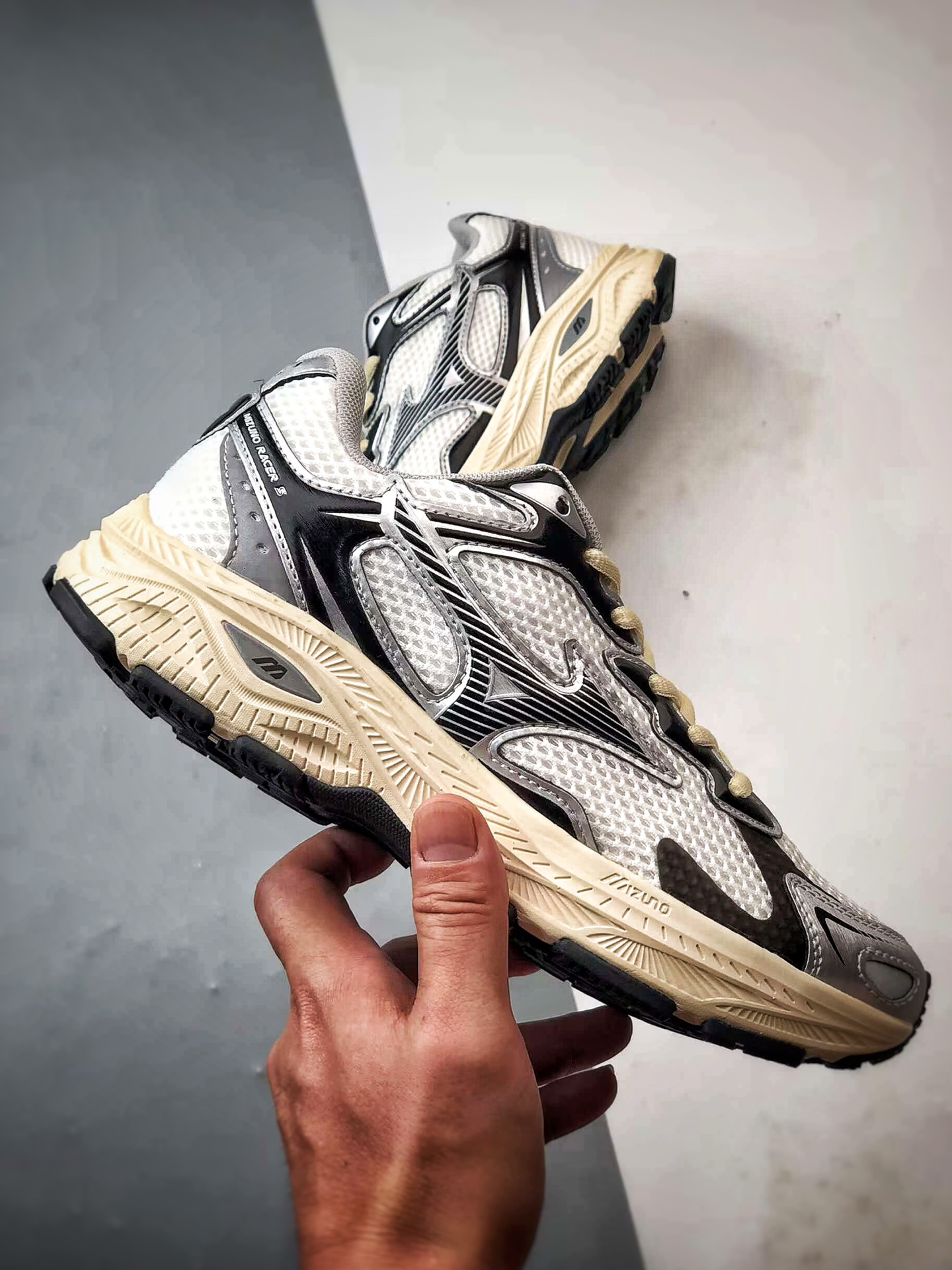 220 Oarism x Mizuno Racer S 米黑银 美津浓复古低帮透气休闲跑步鞋