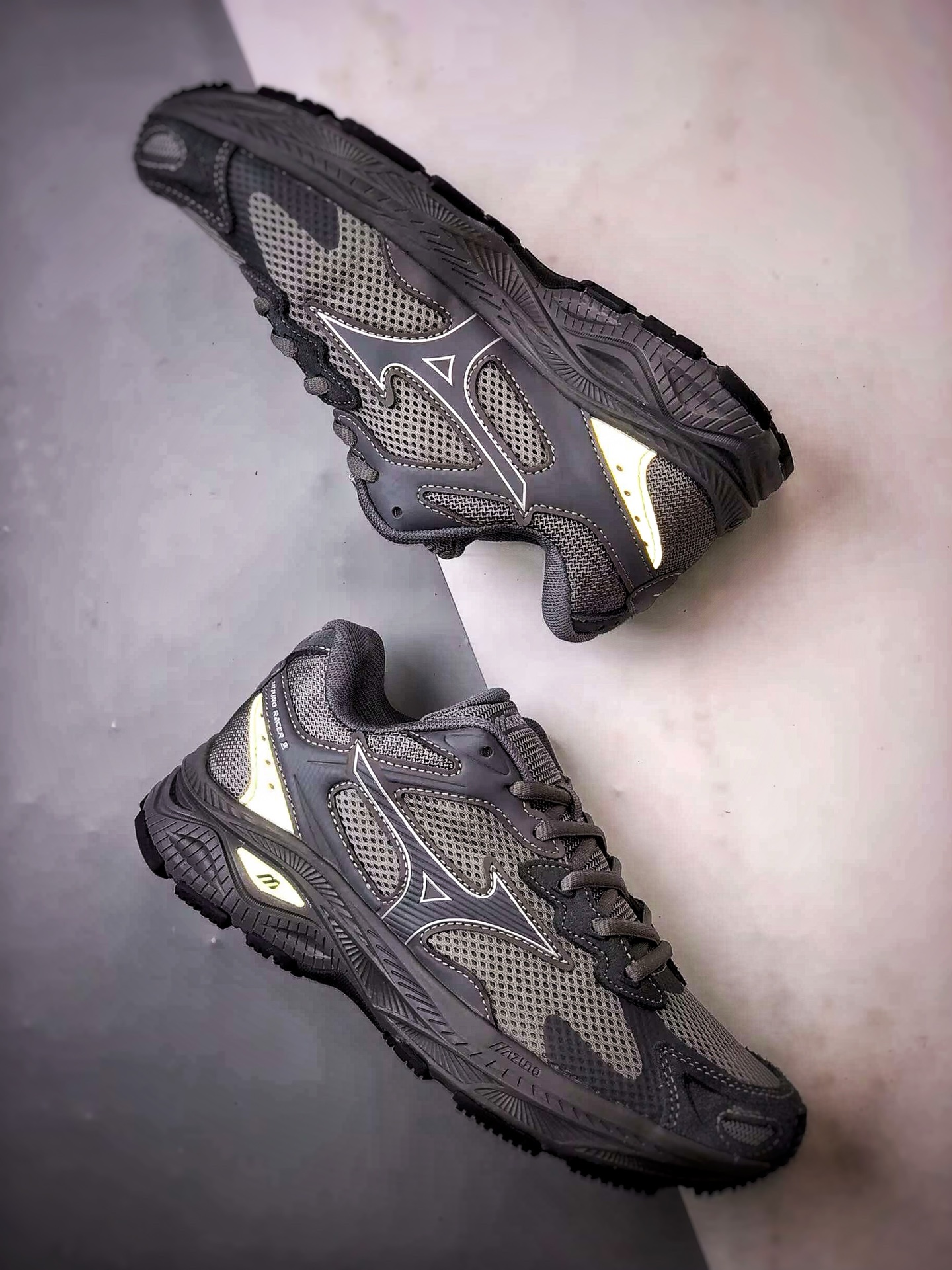 220 Mizuno Racer S 深灰 美津浓复古低帮透气休闲跑步鞋