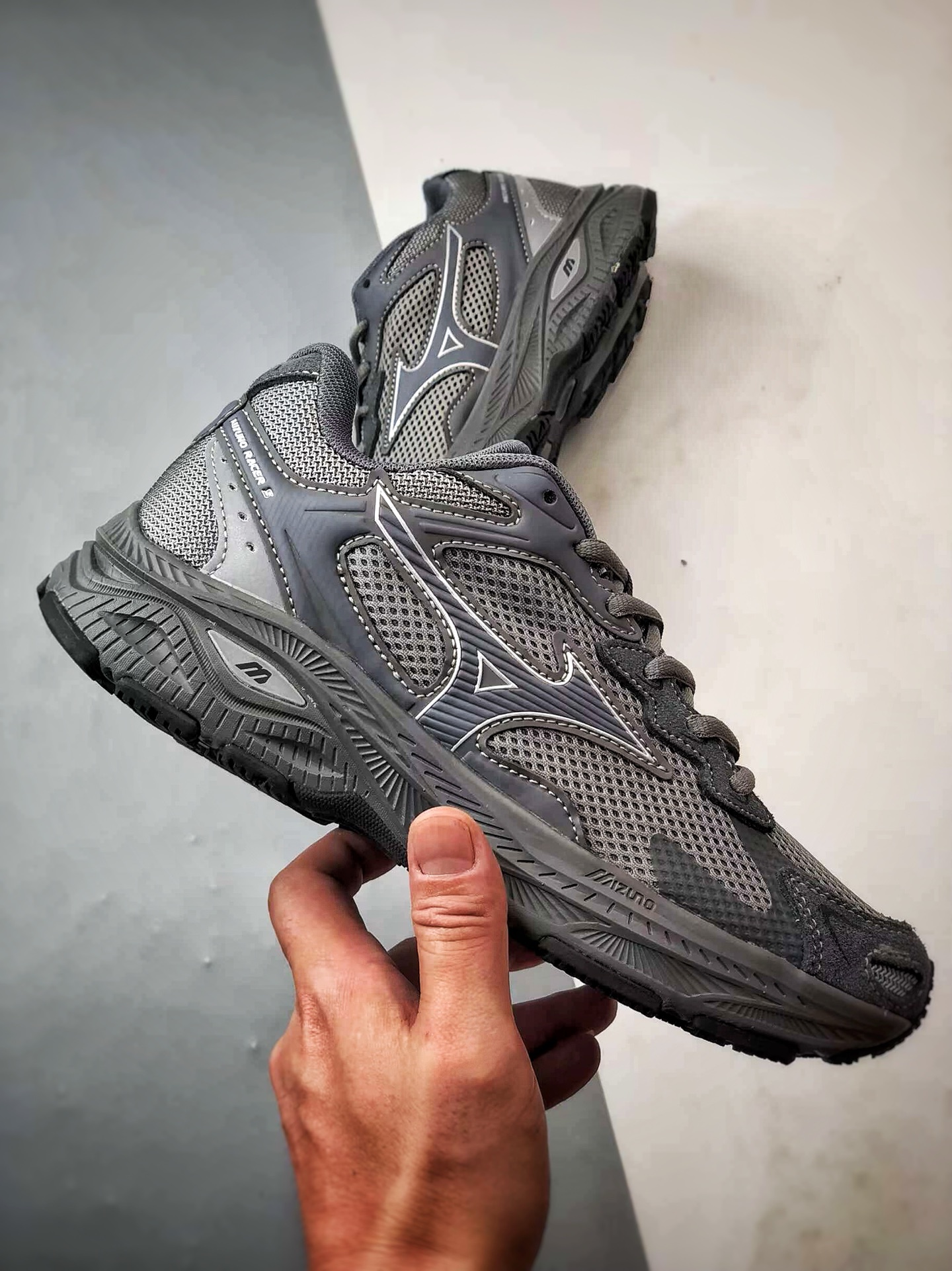 220 Mizuno Racer S 深灰 美津浓复古低帮透气休闲跑步鞋