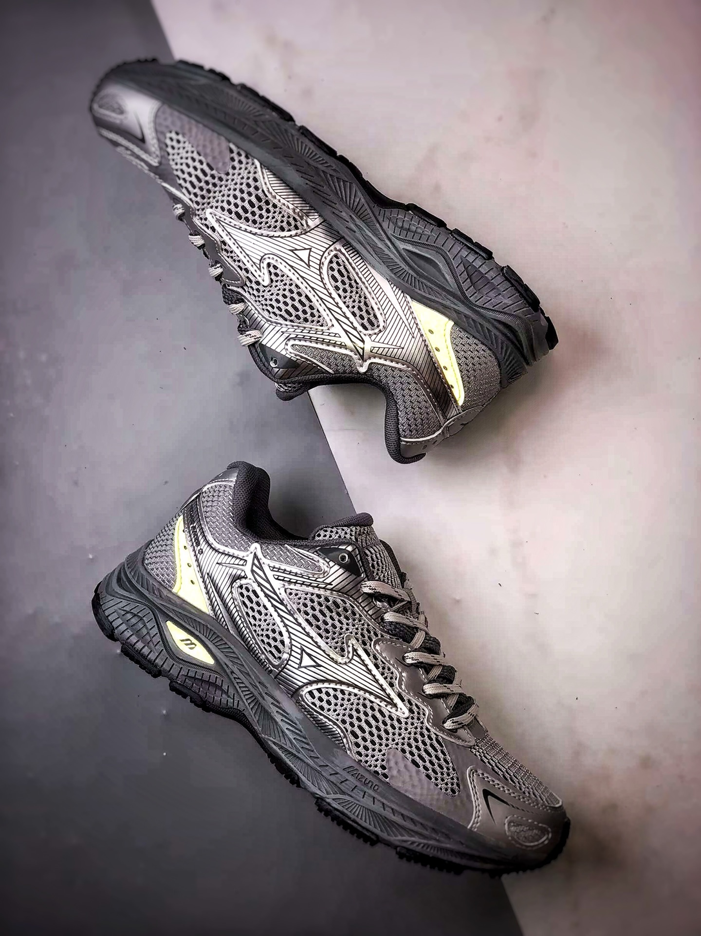 220 Mizuno Racer S 灰银 美津浓复古低帮透气休闲跑步鞋