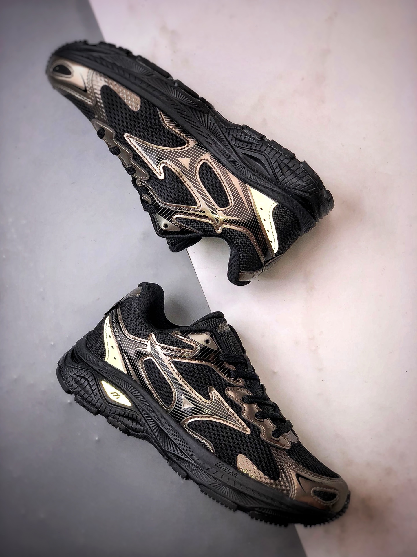 220 Mizuno Racer S 黑金 美津浓复古低帮透气休闲跑步鞋-Chinese UA Cheap High Quatity Brand Clothes Bags handbags Sneakers wholesale wholesaler seller from China Factory suppliers Fashion Clothing Shoes best Quality Beautiful Price 220 Mizuno Racer S 黑金 美津浓复古低帮透气休闲跑步鞋