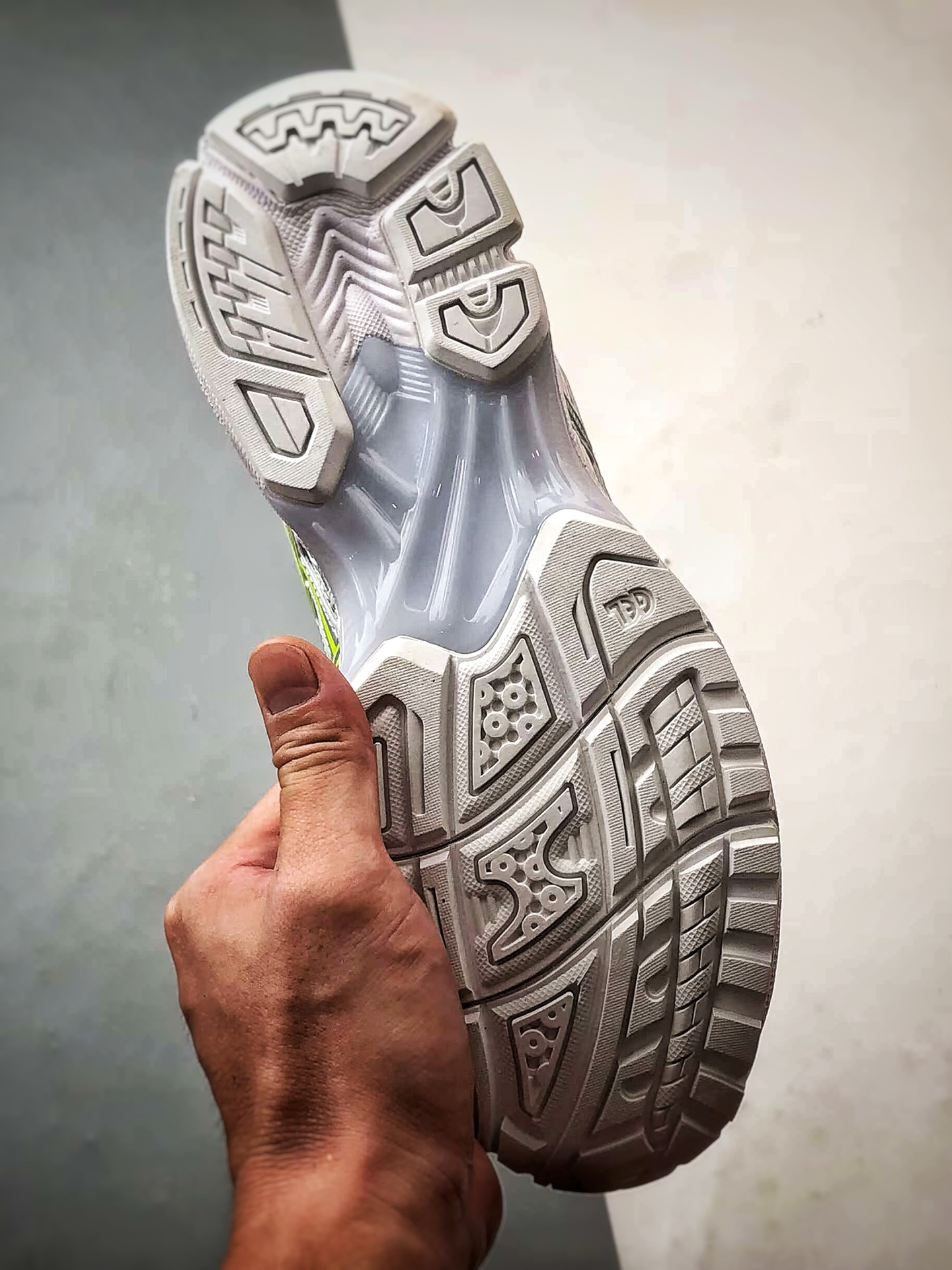 230 KITH x Asics Gel-Nimbus 10.1 白银黄 亚瑟士复古先锋潮流拼接休闲跑步鞋 1203A844-100-Chinese UA Cheap High Quatity Brand Clothes Bags handbags Sneakers wholesale wholesaler seller from China Factory suppliers Fashion Clothing Shoes best Quality Beautiful Price 230 KITH x Asics Gel-Nimbus 10.1 白银黄 亚瑟士复古先锋潮流拼接休闲跑步鞋 1203A844-100