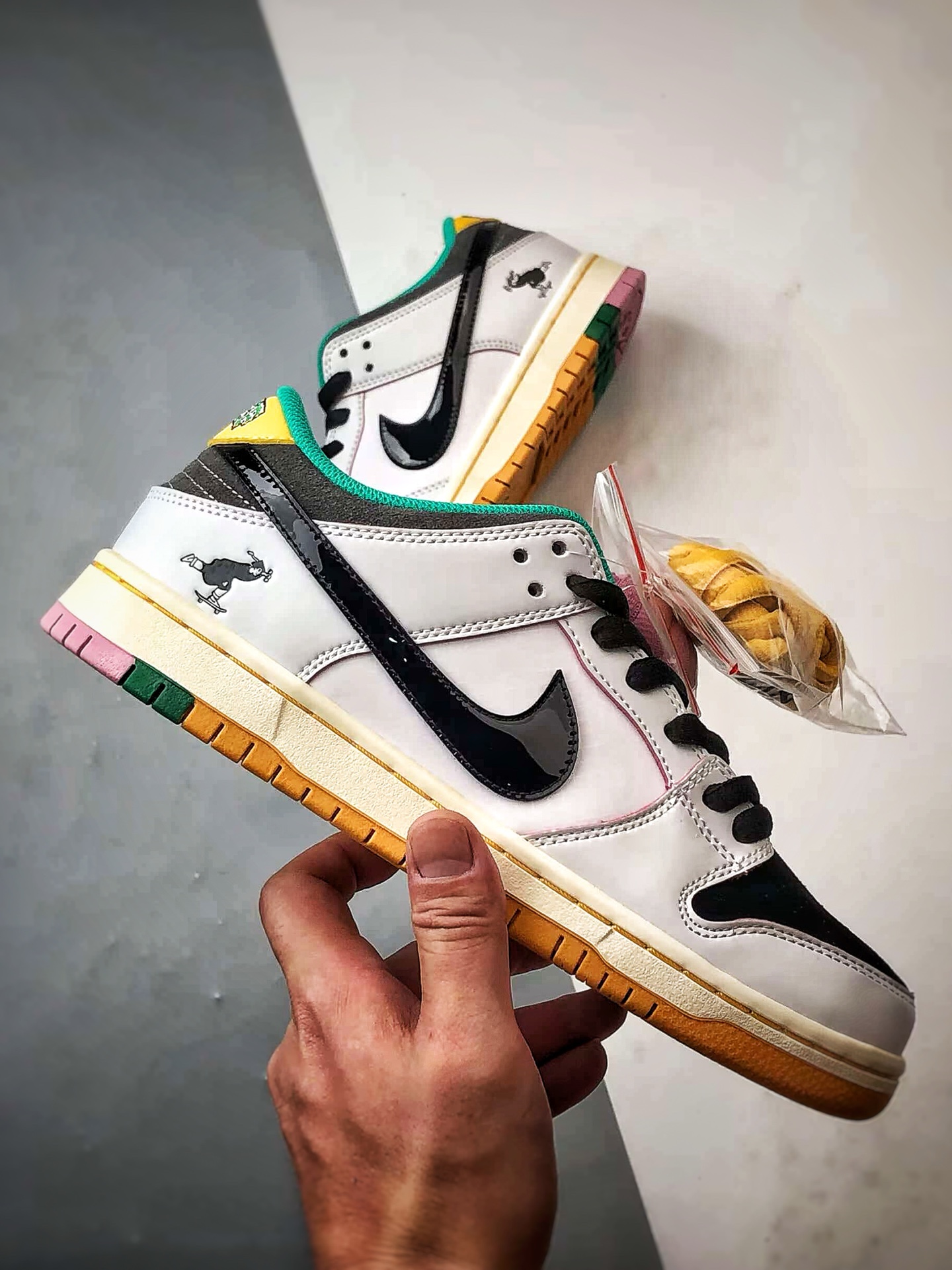 230 性价比触顶 同价区间无对手 CSEF x NK Dunk SB Low 白绿黑 低帮复古休闲运动滑板鞋 HJ4132-100