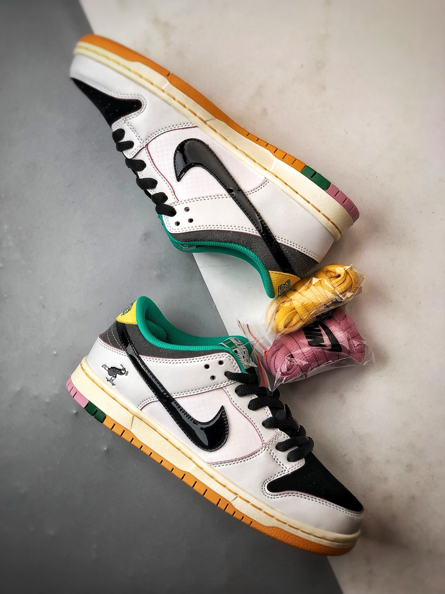 230 性价比触顶 同价区间无对手 CSEF x NK Dunk SB Low 白绿黑 低帮复古休闲运动滑板鞋 HJ4132-100