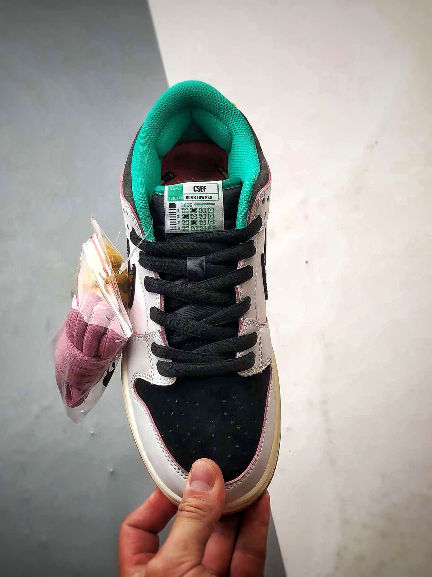 230 性价比触顶 同价区间无对手 CSEF x NK Dunk SB Low 白绿黑 低帮复古休闲运动滑板鞋 HJ4132-100