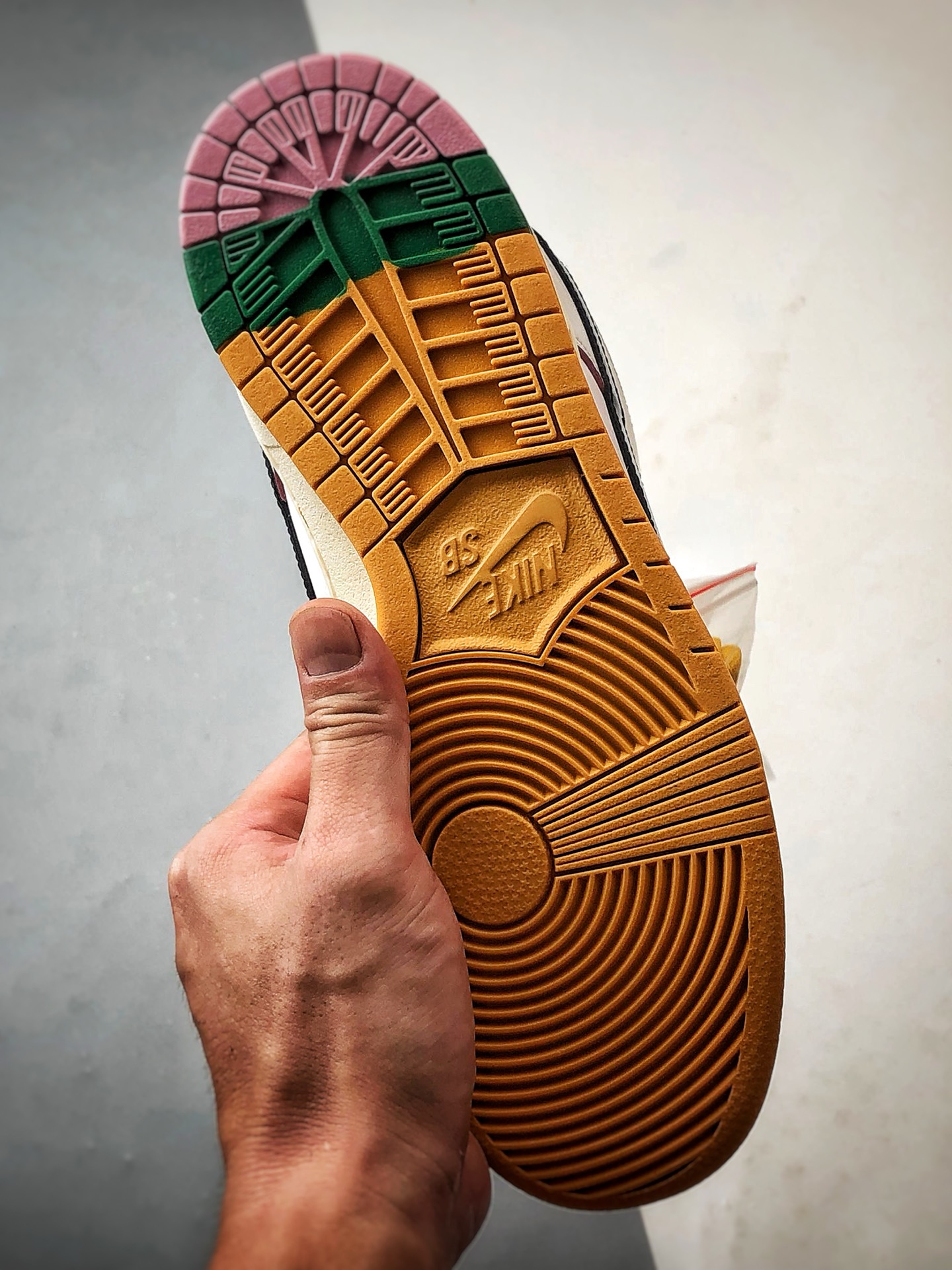 230 性价比触顶 同价区间无对手 CSEF x NK Dunk SB Low 白绿黑 低帮复古休闲运动滑板鞋 HJ4132-100