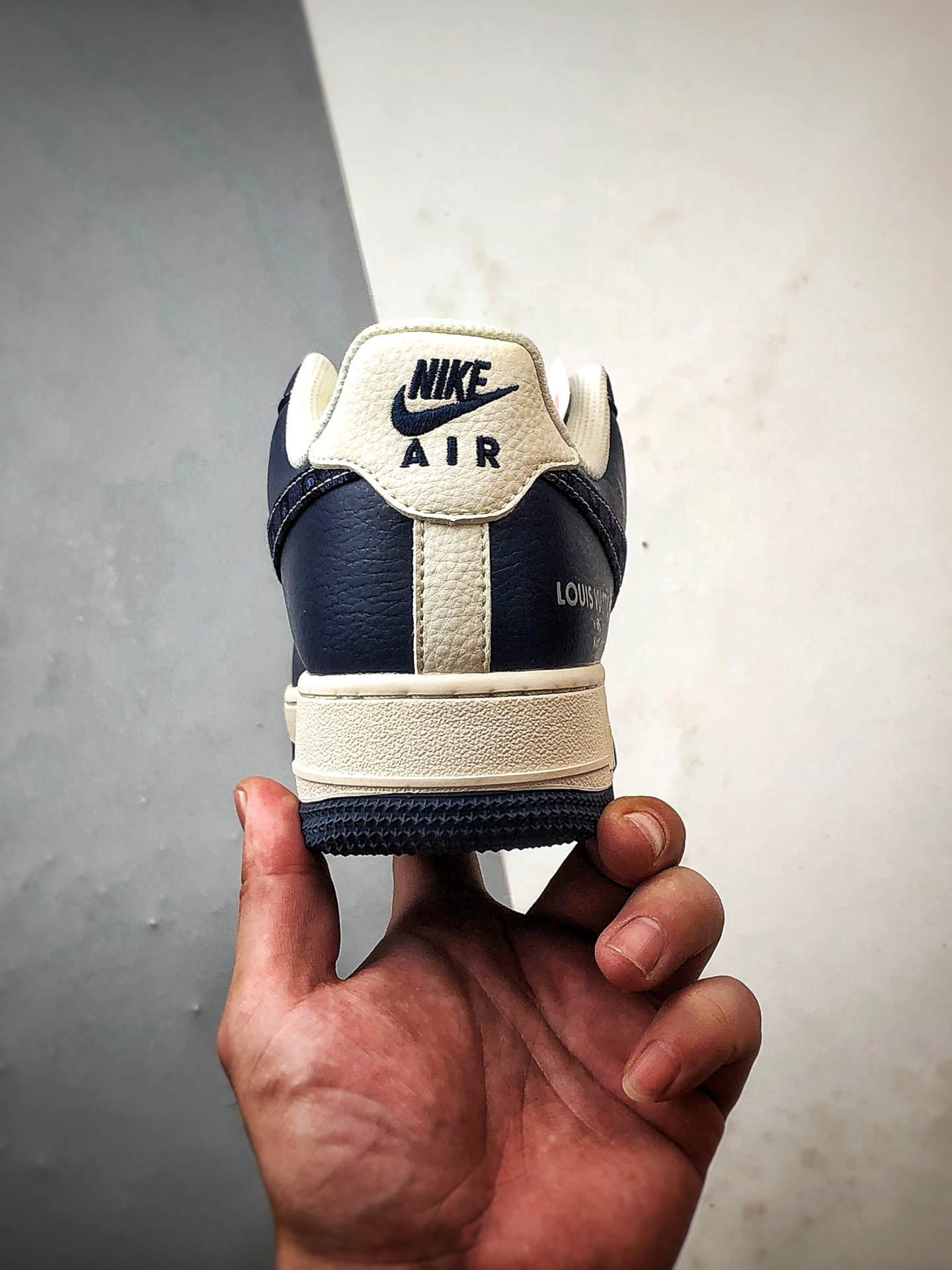 280 LV x Air Force 1 Low 米白藏蓝 JP8048-009-Chinese UA Cheap High Quatity Brand Clothes Bags handbags Sneakers wholesale wholesaler seller from China Factory suppliers Fashion Clothing Shoes best Quality Beautiful Price 280 LV x Air Force 1 Low 米白藏蓝 JP8048-009