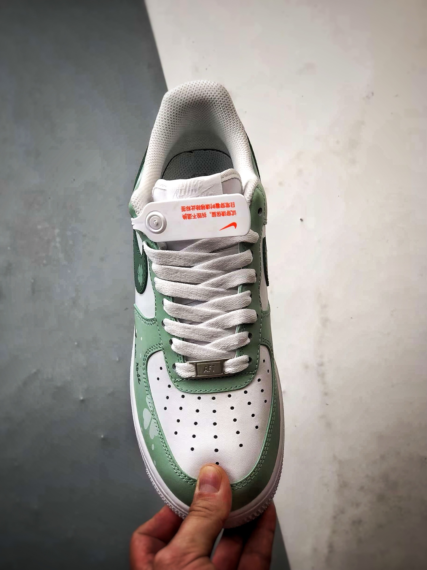 280 定制球鞋 Air Force 1 Low 幸运草 涂鸦白绿 经典休闲运动板鞋 ZH0316-098-Chinese UA Cheap High Quatity Brand Clothes Bags handbags Sneakers wholesale wholesaler seller from China Factory suppliers Fashion Clothing Shoes best Quality Beautiful Price 280 定制球鞋 Air Force 1 Low 幸运草 涂鸦白绿 经典休闲运动板鞋 ZH0316-098