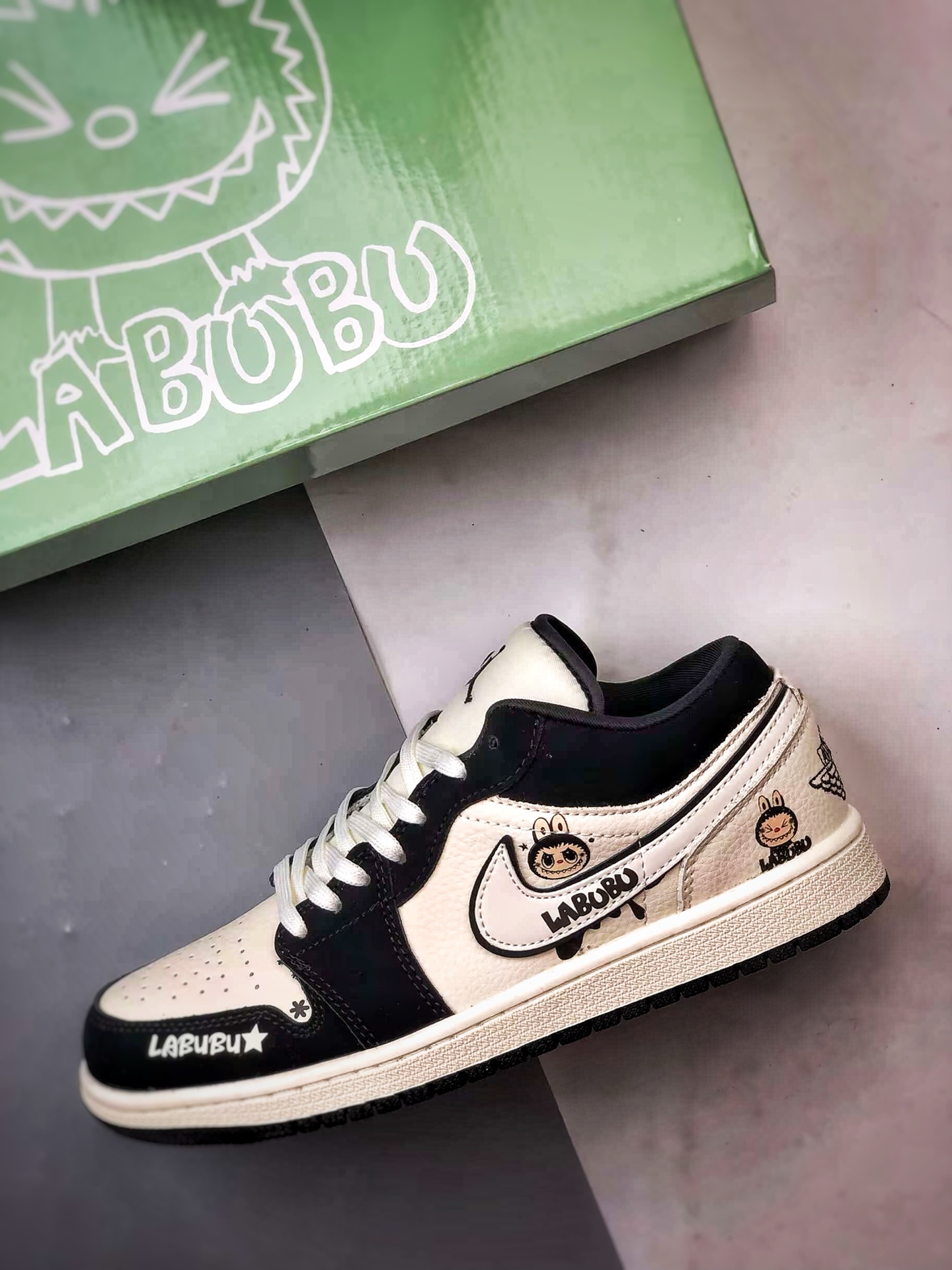 290 Air Jordan 1 Low ”高端定制” 拉布布涂鸦米白黑 QG2025-006