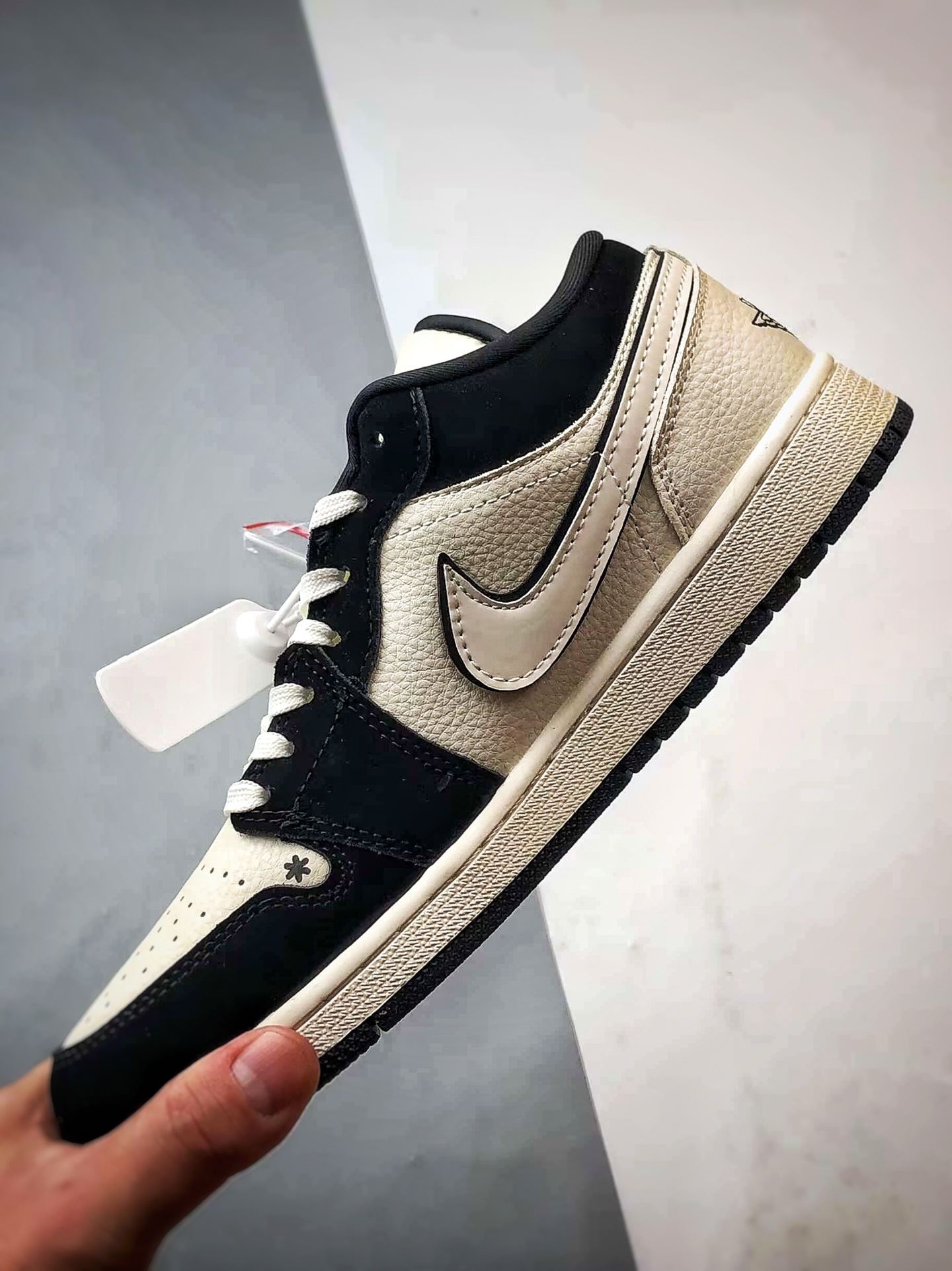290 Air Jordan 1 Low ”高端定制” 拉布布涂鸦米白黑 QG2025-006