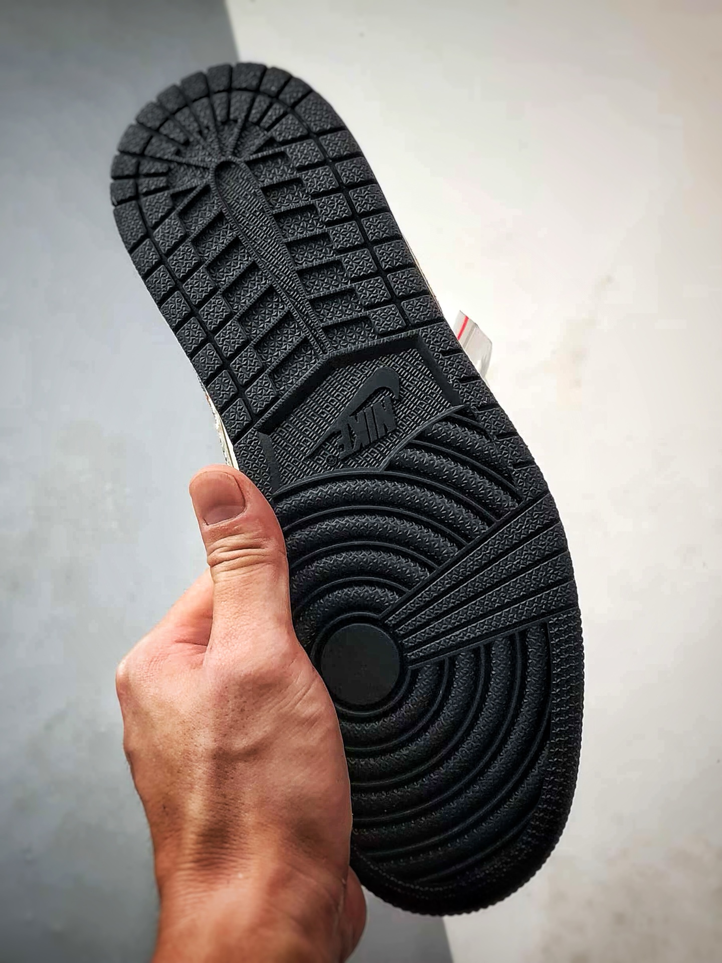 290 Air Jordan 1 Low ”高端定制” 巴宝莉黑白经典格纹倒钩 XS2025-048-Chinese UA Cheap High Quatity Brand Clothes Bags handbags Sneakers wholesale wholesaler seller from China Factory suppliers Fashion Clothing Shoes best Quality Beautiful Price 290 Air Jordan 1 Low ”高端定制” 巴宝莉黑白经典格纹倒钩 XS2025-048