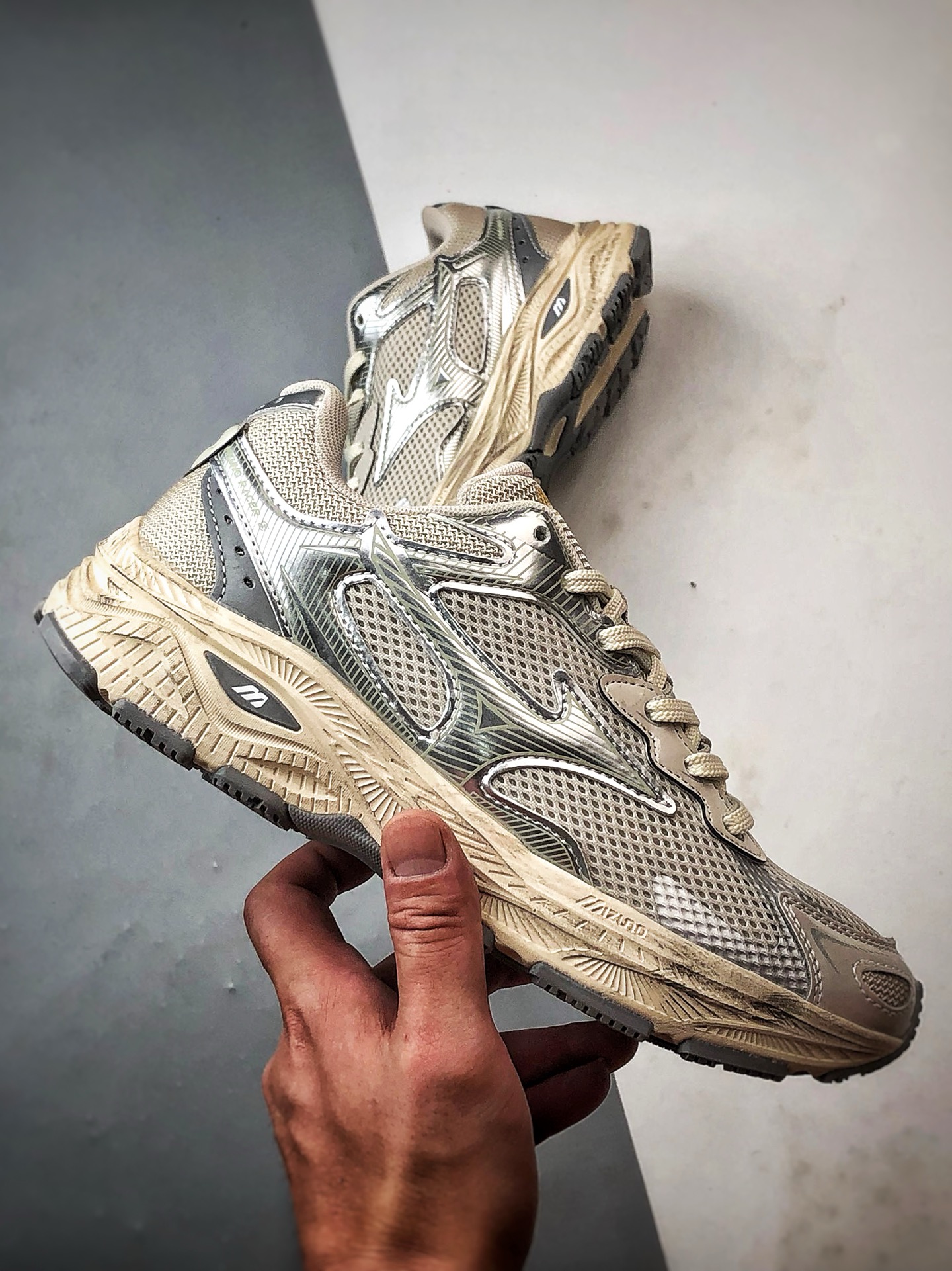 220 Mizuno Racer S 米灰银 美津浓复古低帮透气休闲跑步鞋