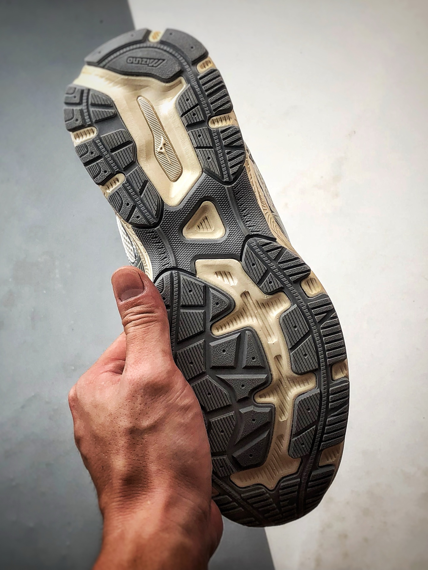 220 Mizuno Racer S 米灰银 美津浓复古低帮透气休闲跑步鞋