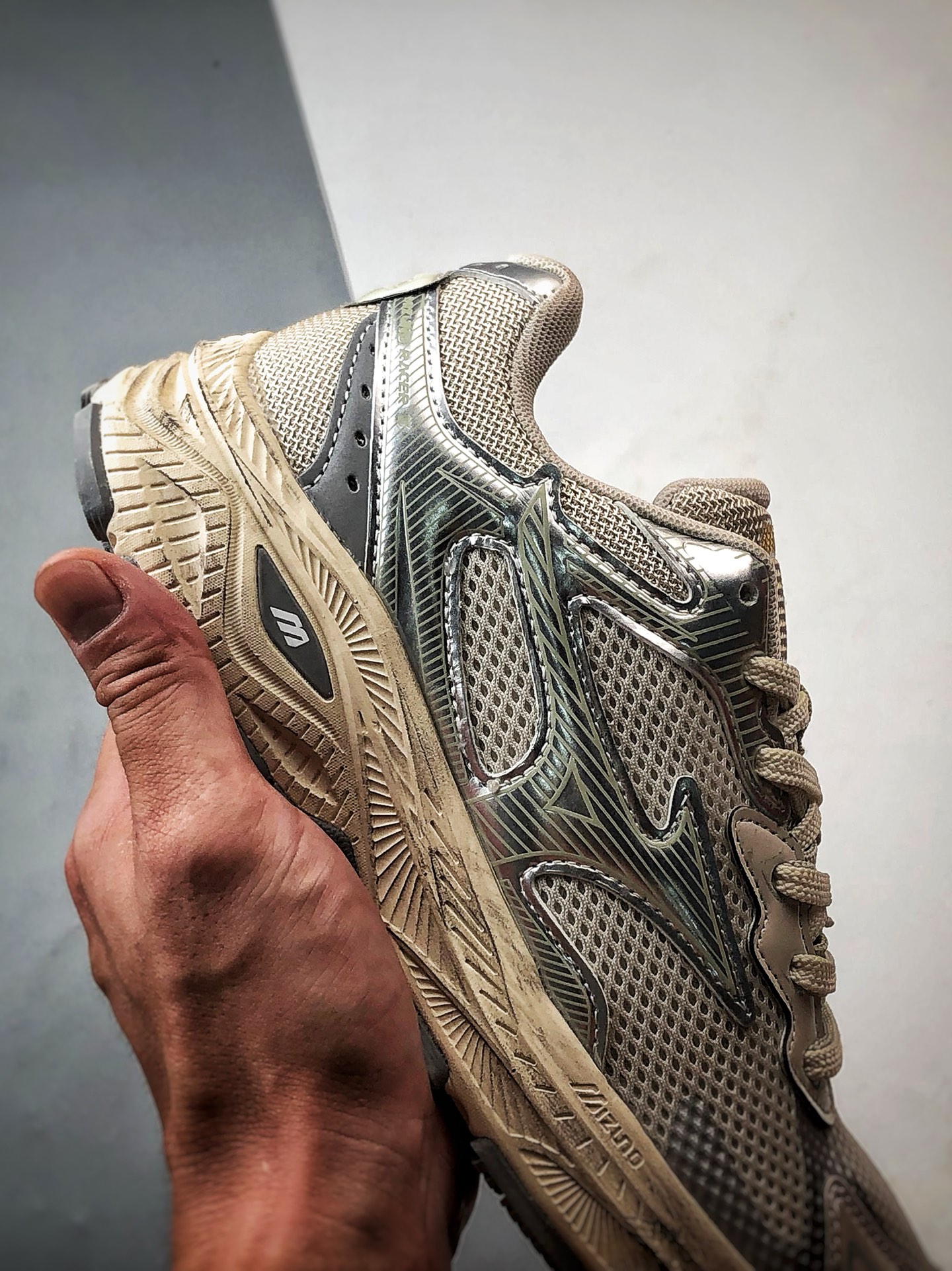 220 Mizuno Racer S 米灰银 美津浓复古低帮透气休闲跑步鞋