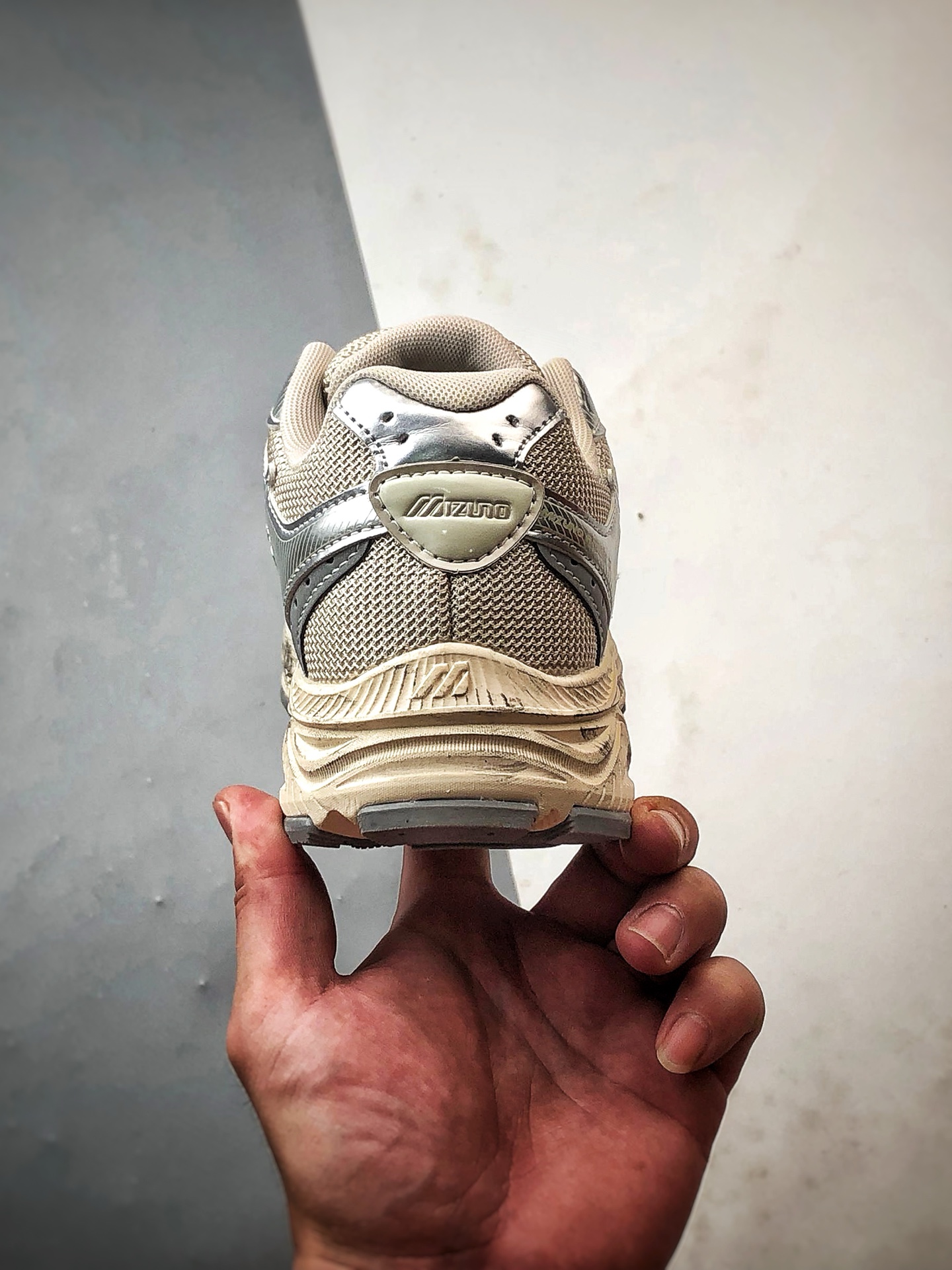 220 Mizuno Racer S 米灰银 美津浓复古低帮透气休闲跑步鞋