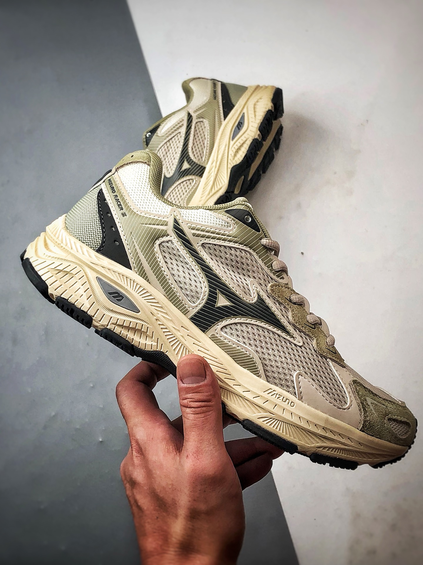 220 Mizuno Racer S 卡其浅绿 美津浓复古低帮透气休闲跑步鞋