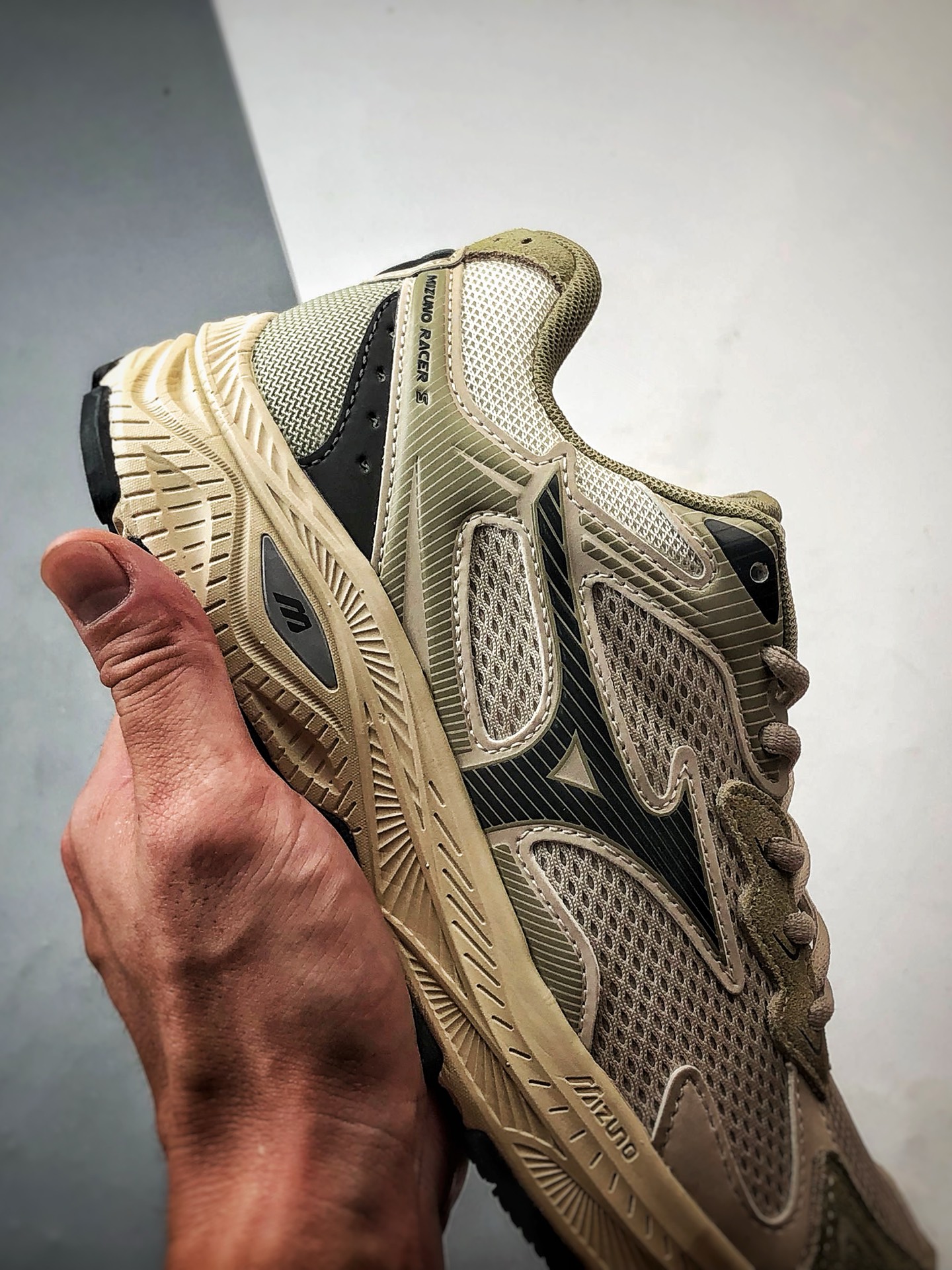 220 Mizuno Racer S 卡其浅绿 美津浓复古低帮透气休闲跑步鞋