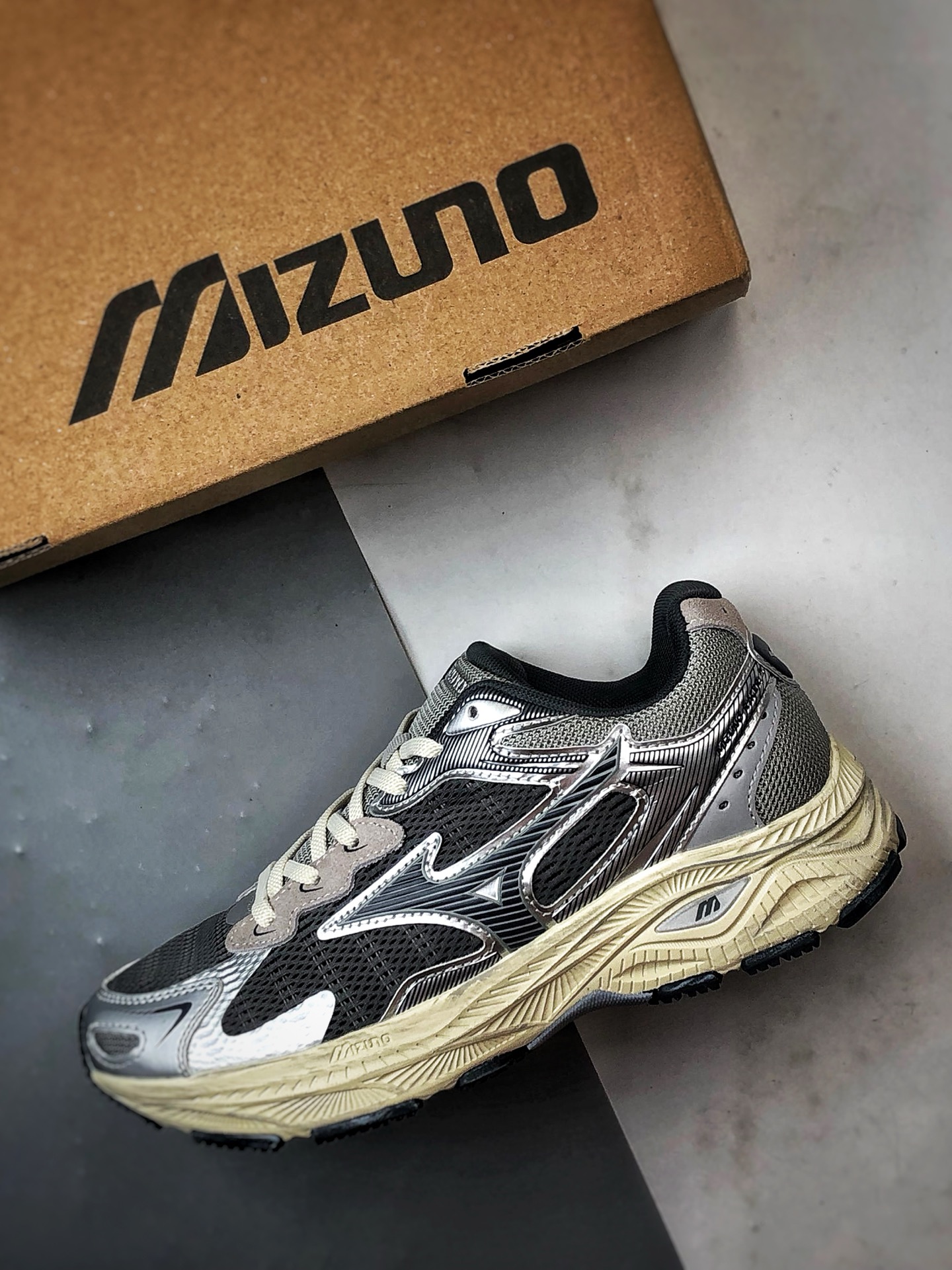 220 Mizuno Racer S 银灰 美津浓复古低帮透气休闲跑步鞋