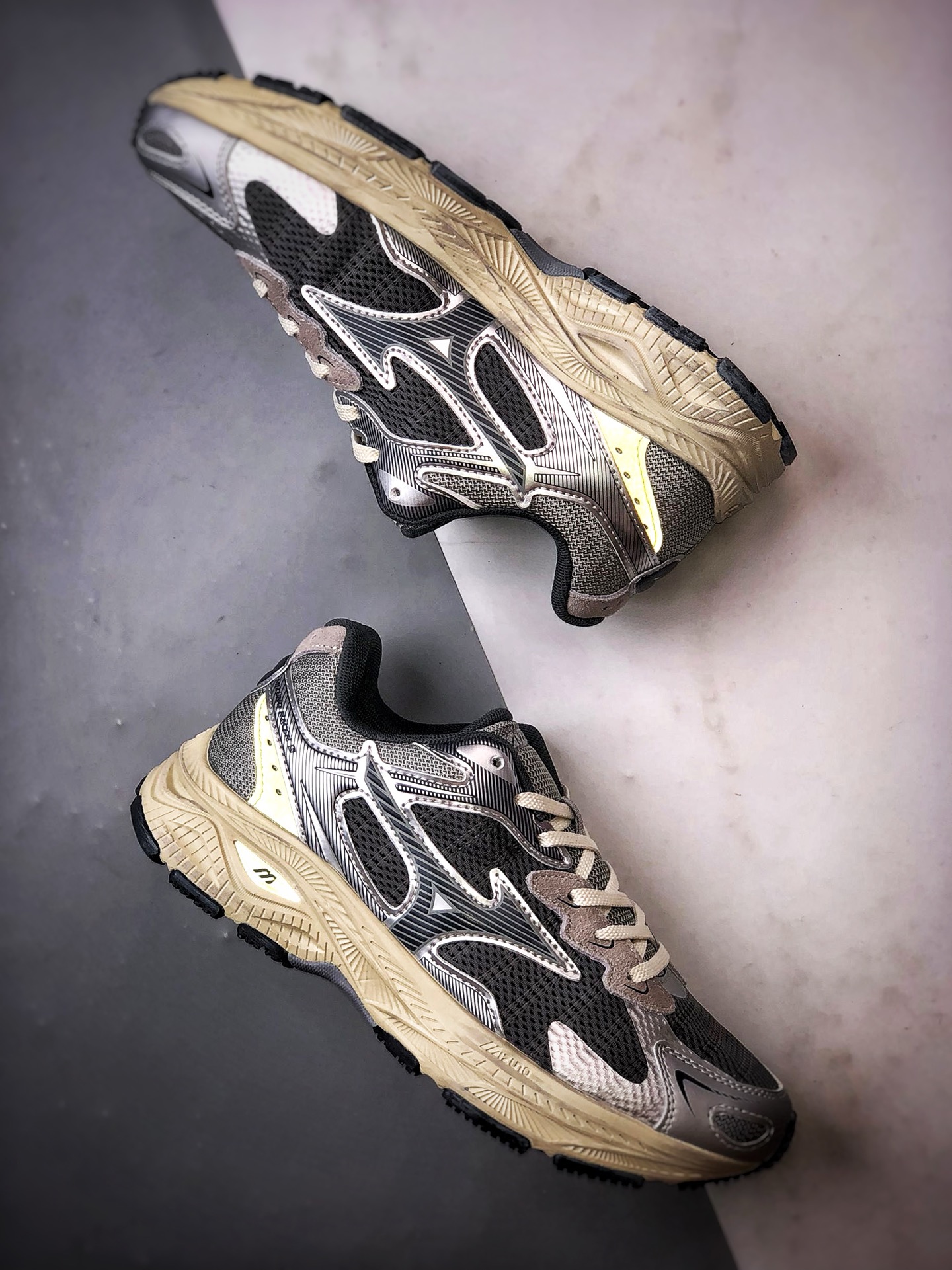 220 Mizuno Racer S 银灰 美津浓复古低帮透气休闲跑步鞋