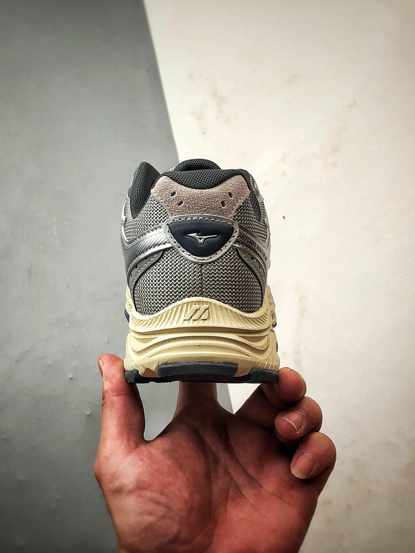 220 Mizuno Racer S 银灰 美津浓复古低帮透气休闲跑步鞋