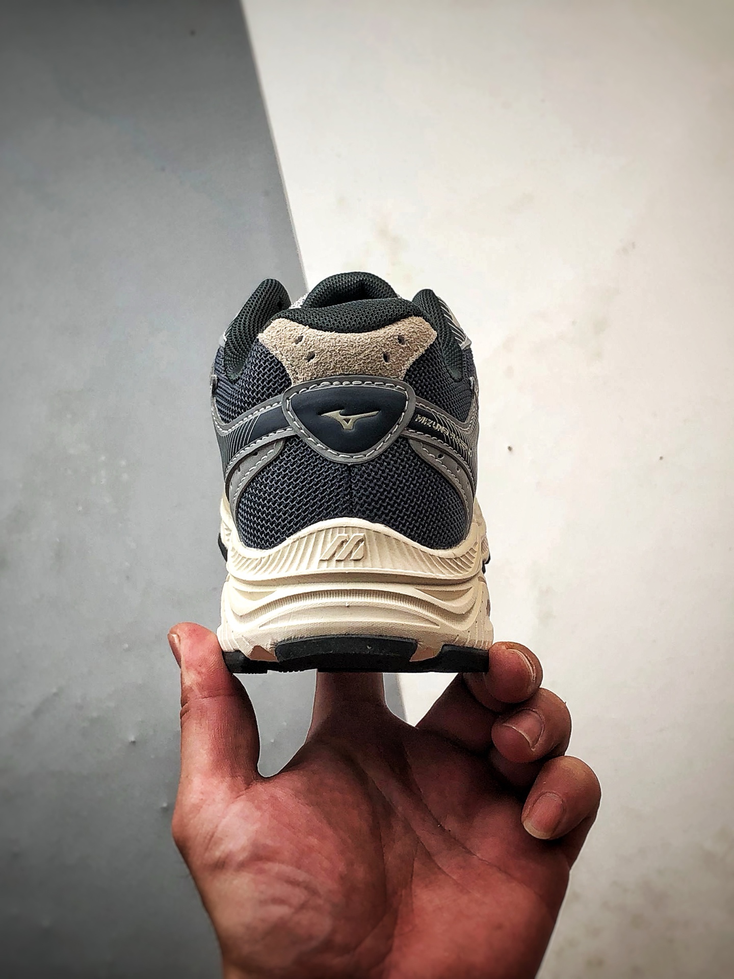 220 Mizuno Racer S 灰色 美津浓复古低帮透气休闲跑步鞋