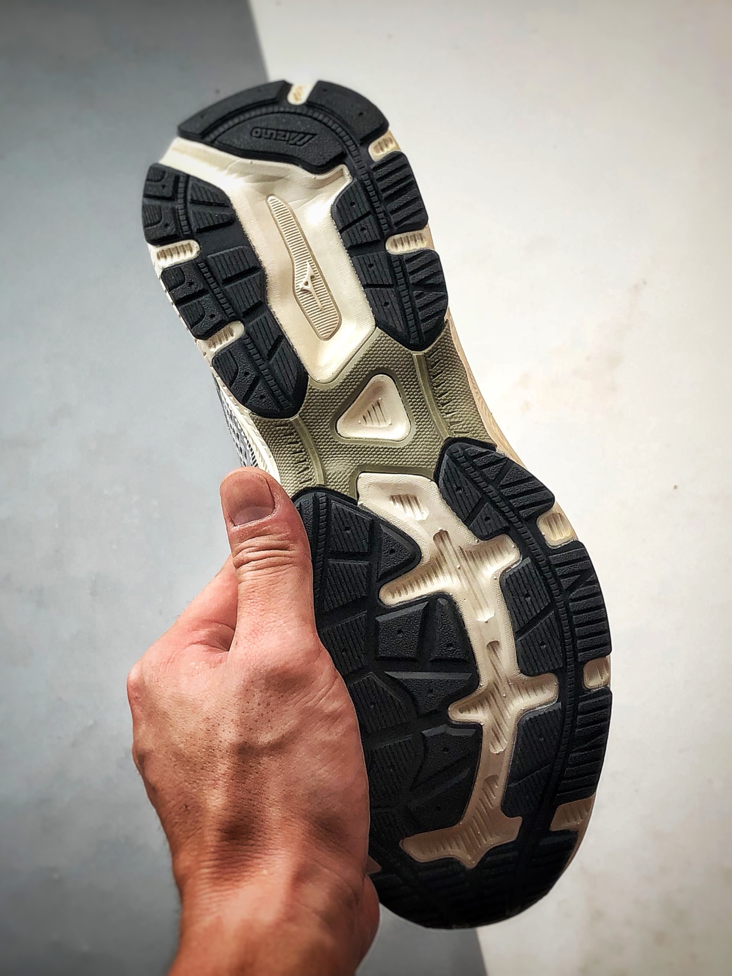 220 Mizuno Racer S 灰色 美津浓复古低帮透气休闲跑步鞋