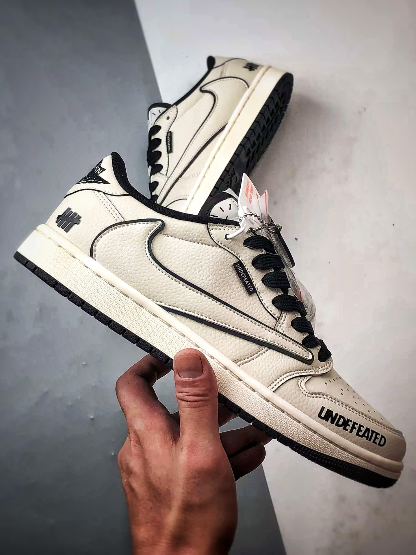 300 Air Jordan 1 Low ”高端定制” 五道杠米白黑倒钩 DF1845-536