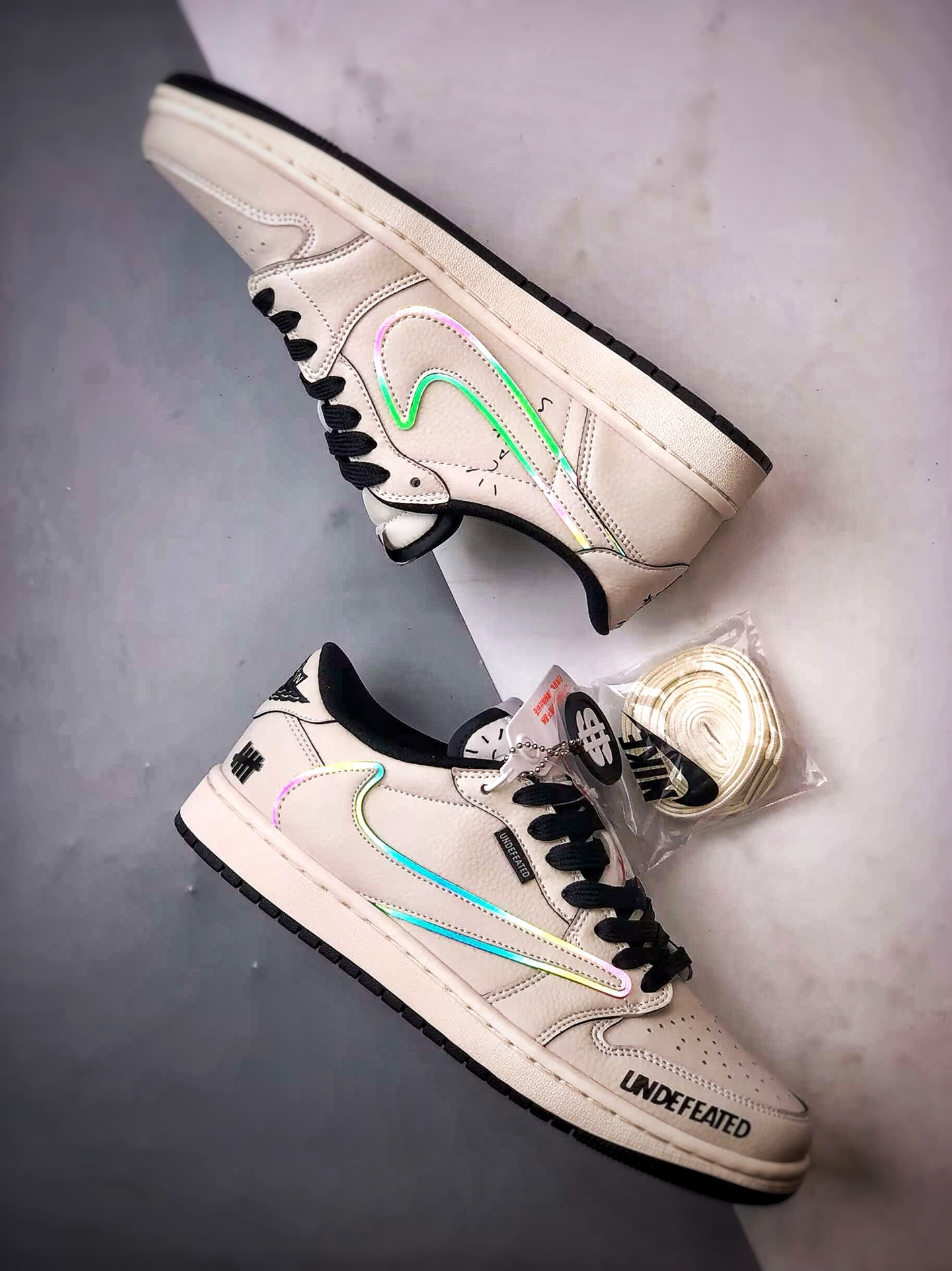 300 Air Jordan 1 Low ”高端定制” 五道杠米白黑倒钩 DF1845-536