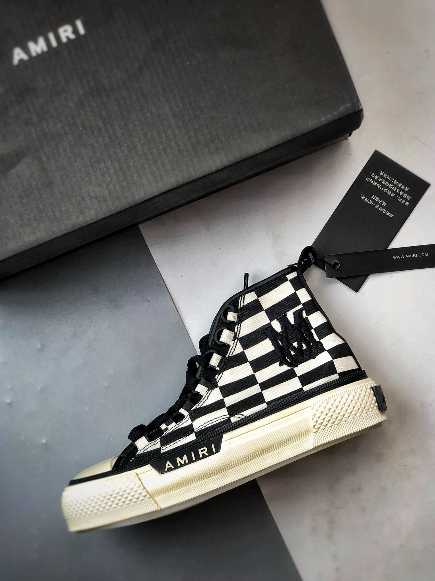 220 AMIRI Ma Court Hi 黑白棋盘格 埃米尔情侣款厚底刺绣复古休闲鞋 MFS010-111-Chinese UA Cheap High Quatity Brand Clothes Bags handbags Sneakers wholesale wholesaler seller from China Factory suppliers Fashion Clothing Shoes best Quality Beautiful Price 220 AMIRI Ma Court Hi 黑白棋盘格 埃米尔情侣款厚底刺绣复古休闲鞋 MFS010-111
