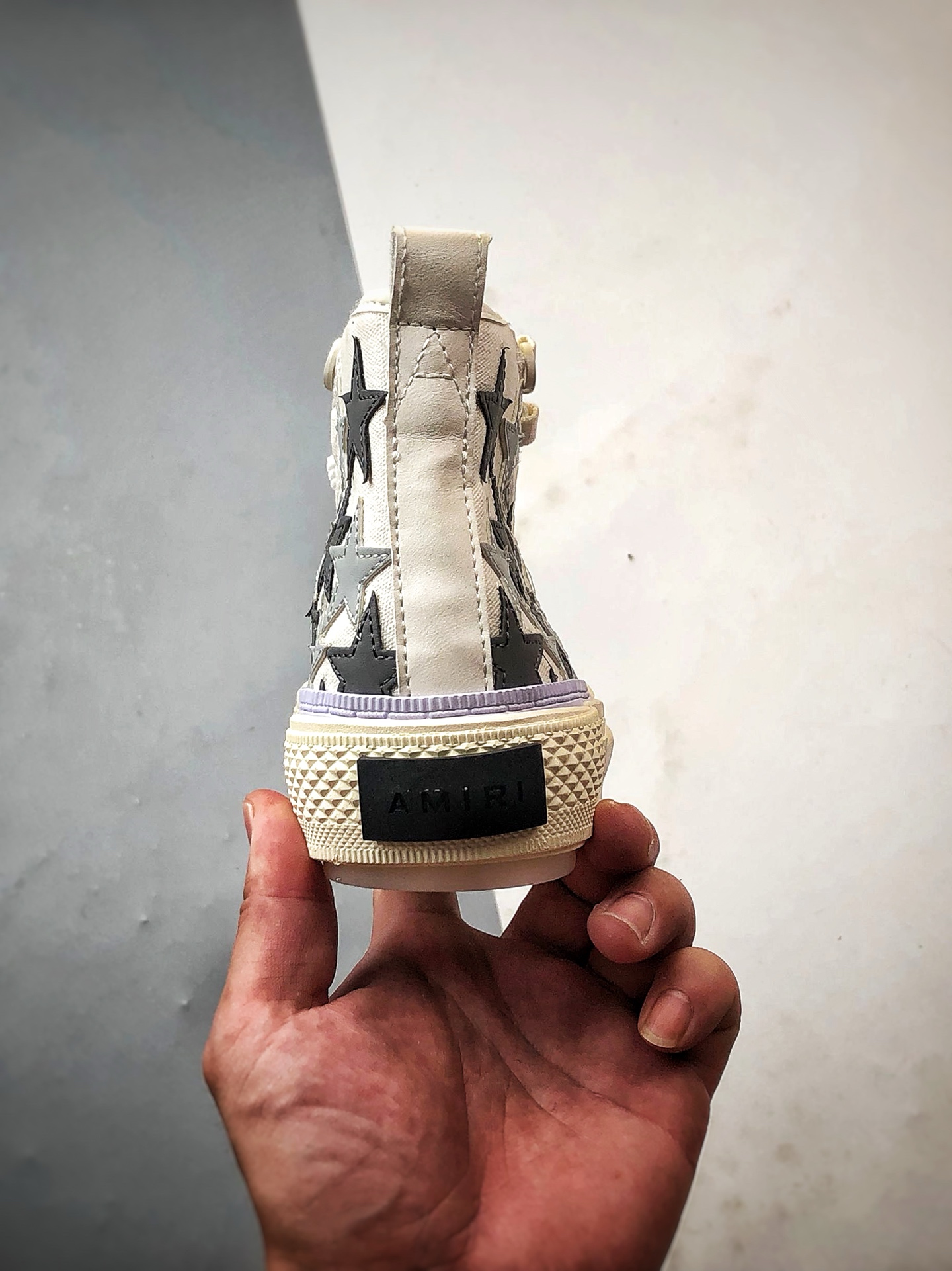 220 AMIRI Court Hi 灰白星星拼接 埃米尔情侣款星星复古休闲滑板鞋 PS24MFS015-030-Chinese UA Cheap High Quatity Brand Clothes Bags handbags Sneakers wholesale wholesaler seller from China Factory suppliers Fashion Clothing Shoes best Quality Beautiful Price 220 AMIRI Court Hi 灰白星星拼接 埃米尔情侣款星星复古休闲滑板鞋 PS24MFS015-030