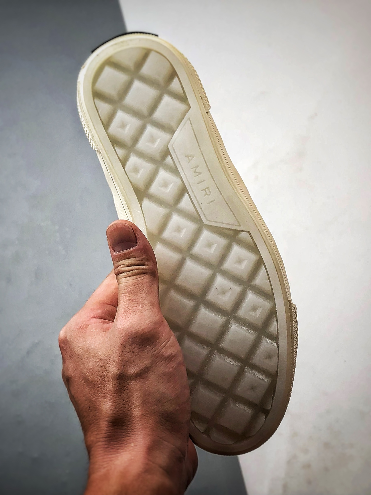 220 AMIRI Court Hi 灰白星星拼接 埃米尔情侣款星星复古休闲滑板鞋 PS24MFS015-030-Chinese UA Cheap High Quatity Brand Clothes Bags handbags Sneakers wholesale wholesaler seller from China Factory suppliers Fashion Clothing Shoes best Quality Beautiful Price 220 AMIRI Court Hi 灰白星星拼接 埃米尔情侣款星星复古休闲滑板鞋 PS24MFS015-030