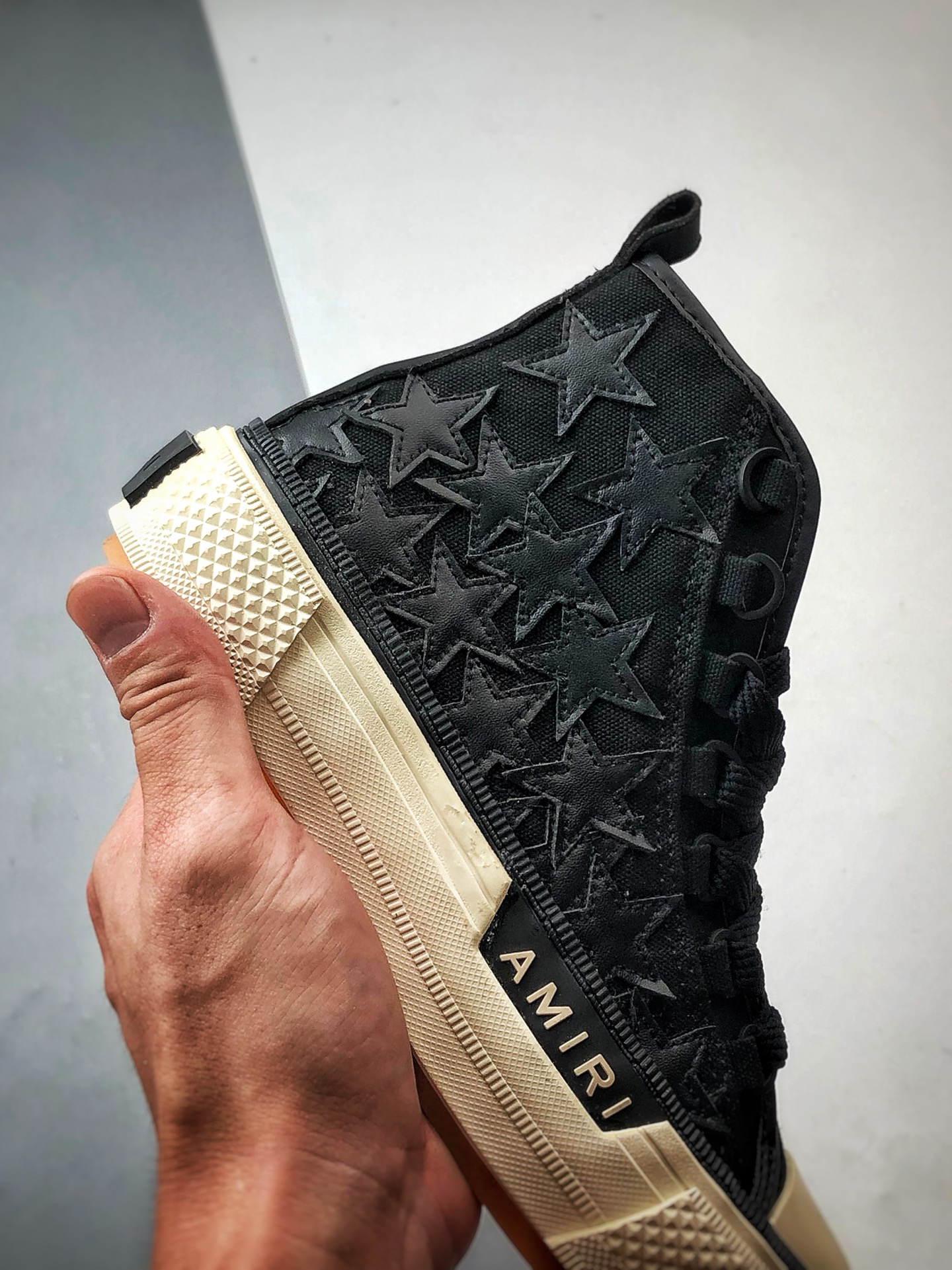 220 AMIRI Court Hi 皮质星星拼接 埃米尔情侣款星星复古休闲滑板鞋 PXMFS003-004-Chinese UA Cheap High Quatity Brand Clothes Bags handbags Sneakers wholesale wholesaler seller from China Factory suppliers Fashion Clothing Shoes best Quality Beautiful Price 220 AMIRI Court Hi 皮质星星拼接 埃米尔情侣款星星复古休闲滑板鞋 PXMFS003-004