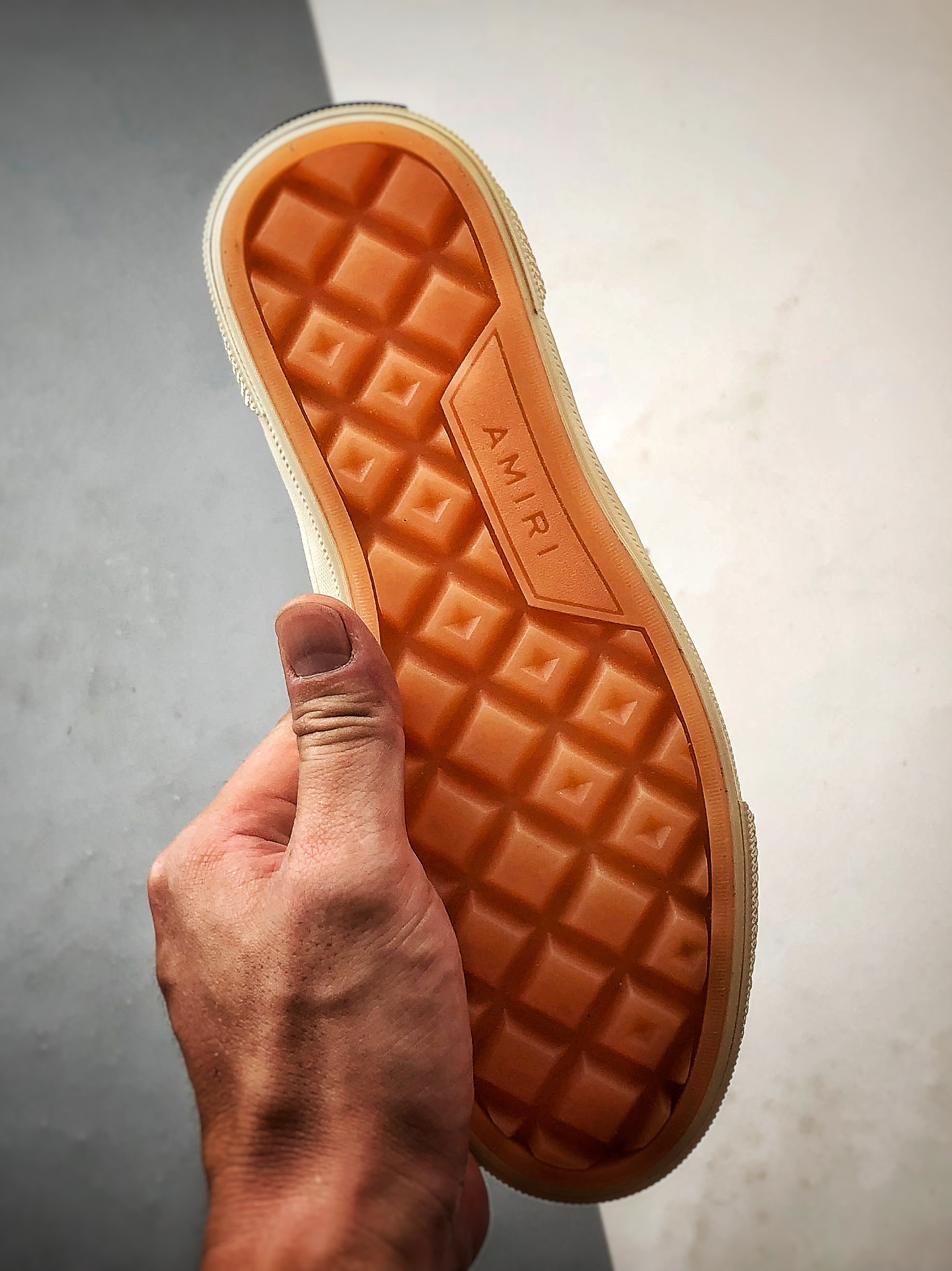 220 AMIRI Court Hi 皮质星星拼接 埃米尔情侣款星星复古休闲滑板鞋 PXMFS003-004-Chinese UA Cheap High Quatity Brand Clothes Bags handbags Sneakers wholesale wholesaler seller from China Factory suppliers Fashion Clothing Shoes best Quality Beautiful Price 220 AMIRI Court Hi 皮质星星拼接 埃米尔情侣款星星复古休闲滑板鞋 PXMFS003-004