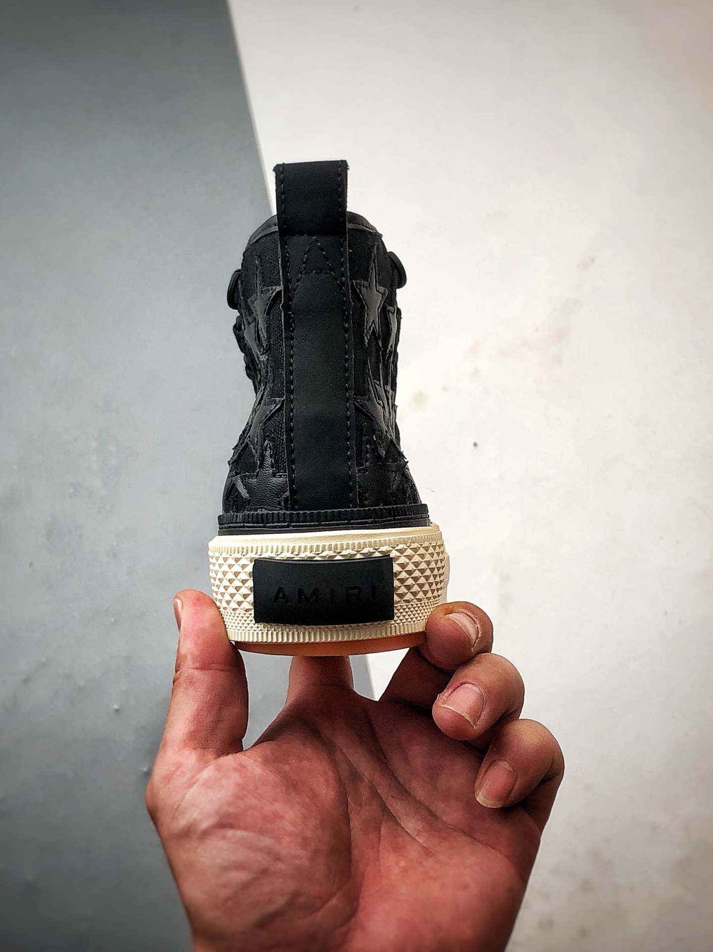 220 AMIRI Court Hi 皮质星星拼接 埃米尔情侣款星星复古休闲滑板鞋 PXMFS003-004-Chinese UA Cheap High Quatity Brand Clothes Bags handbags Sneakers wholesale wholesaler seller from China Factory suppliers Fashion Clothing Shoes best Quality Beautiful Price 220 AMIRI Court Hi 皮质星星拼接 埃米尔情侣款星星复古休闲滑板鞋 PXMFS003-004