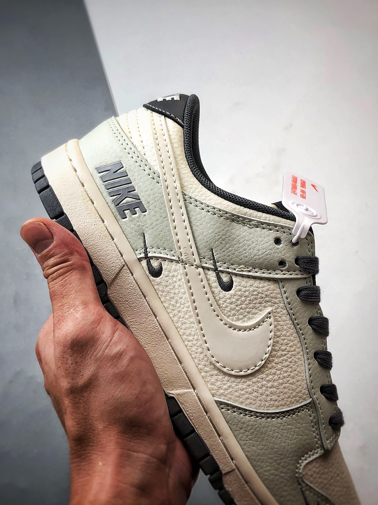 290 NK Dunk Low Retro ”DIY高端定制” NK米白浅绿小灰钩 低帮休闲运动板鞋 JP1648-056-Chinese UA Cheap High Quatity Brand Clothes Bags handbags Sneakers wholesale wholesaler seller from China Factory suppliers Fashion Clothing Shoes best Quality Beautiful Price 290 NK Dunk Low Retro ”DIY高端定制” NK米白浅绿小灰钩 低帮休闲运动板鞋 JP1648-056