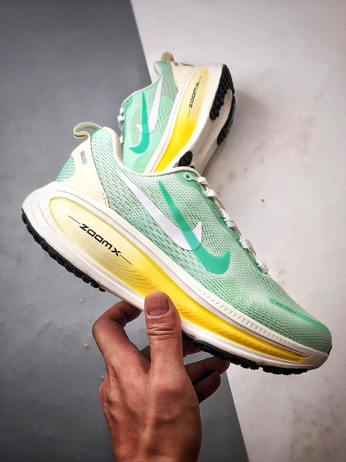 180 NK Air Zoom Vomero 18 薄荷绿 迈柔18舒适百搭网面透气休闲跑步鞋 IH7349-331