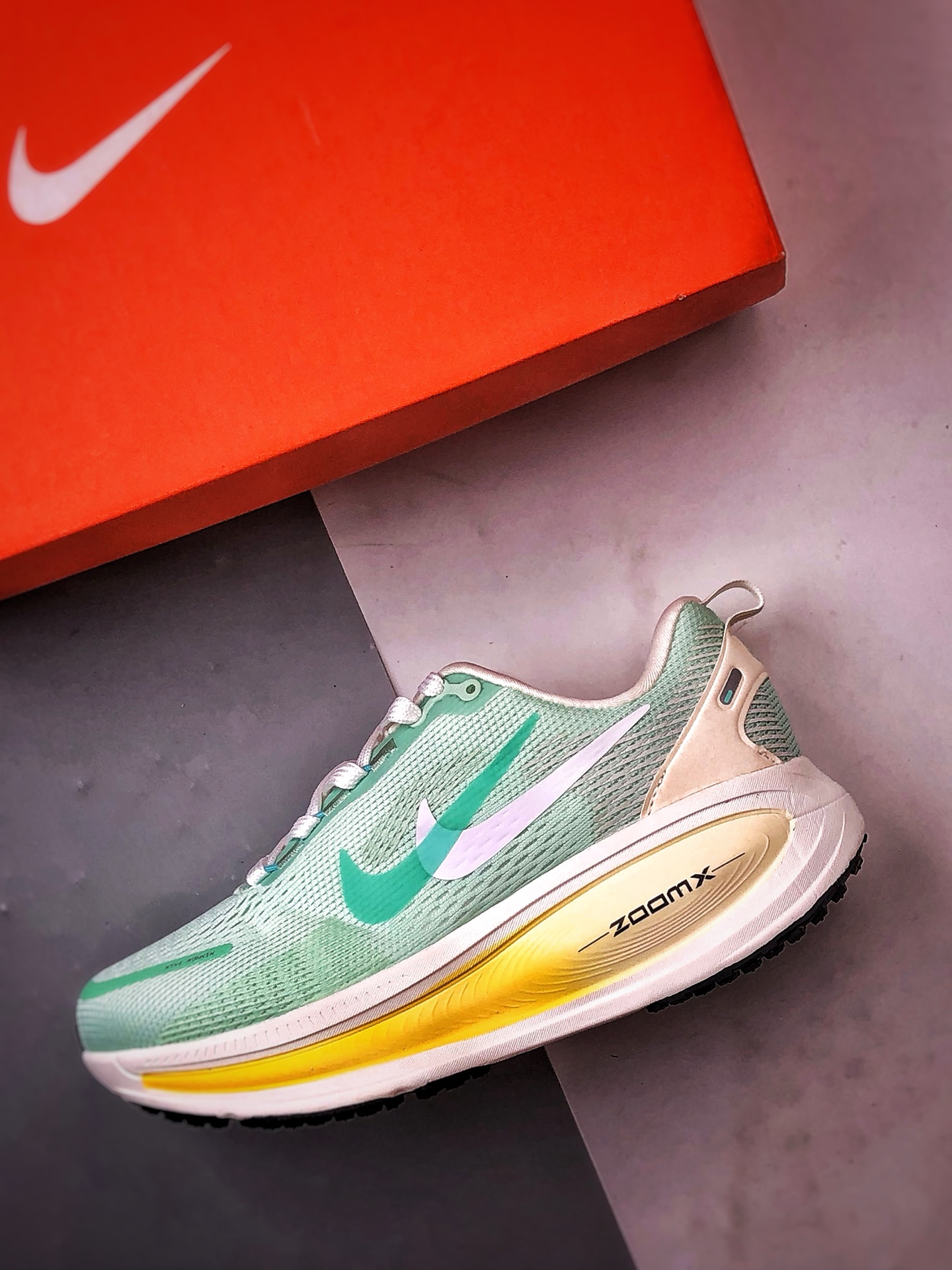 180 NK Air Zoom Vomero 18 薄荷绿 迈柔18舒适百搭网面透气休闲跑步鞋 IH7349-331